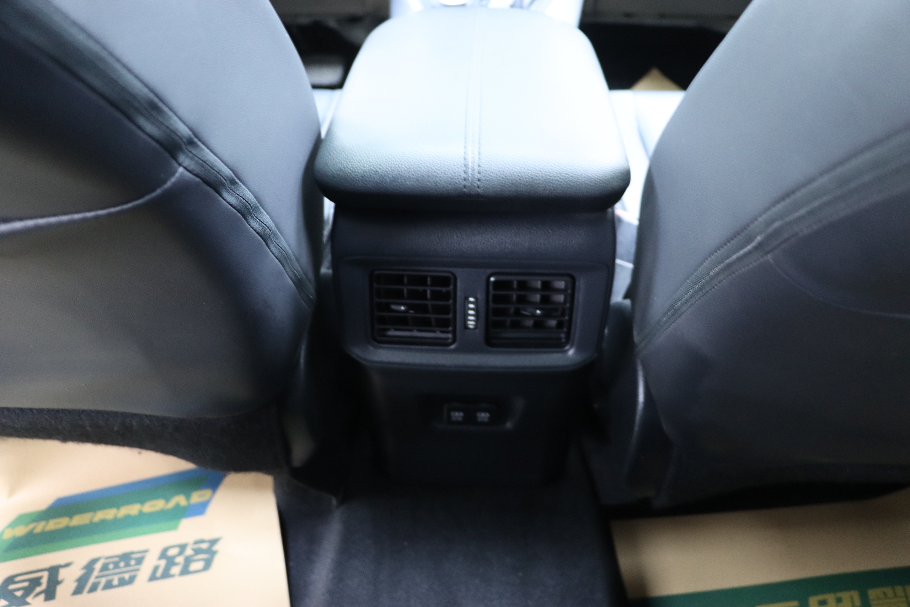 Toyota RAV4 2020 car image #21