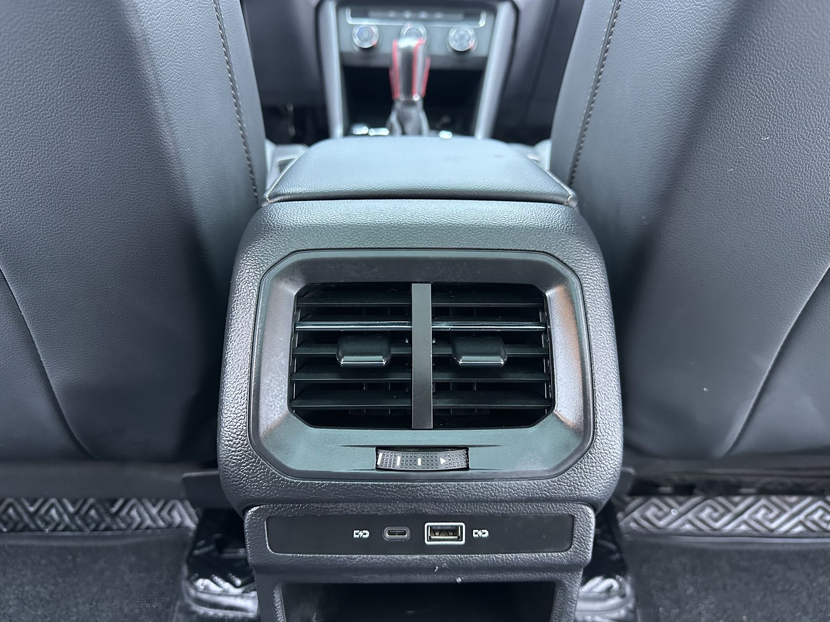 Volkswagen Tharu 2022 car image #21