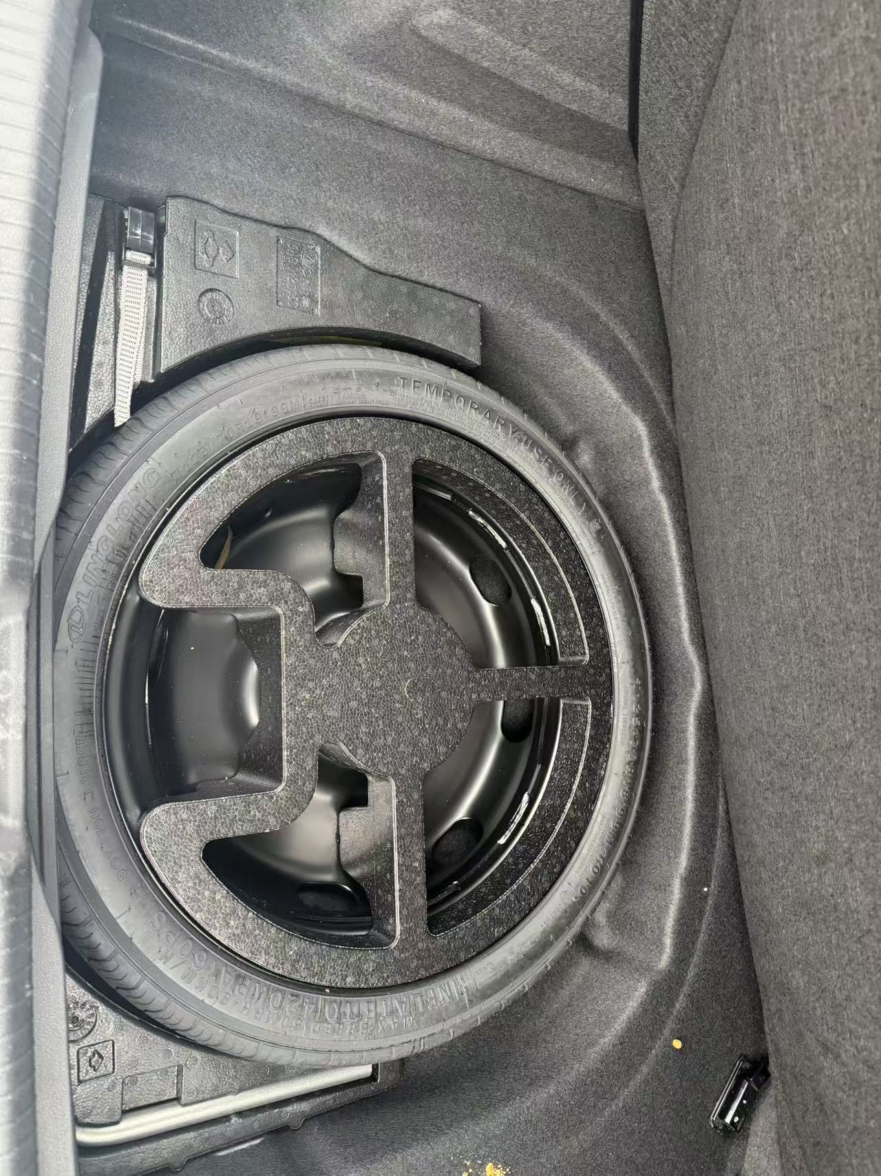 Volkswagen Golf 2022 car image #21