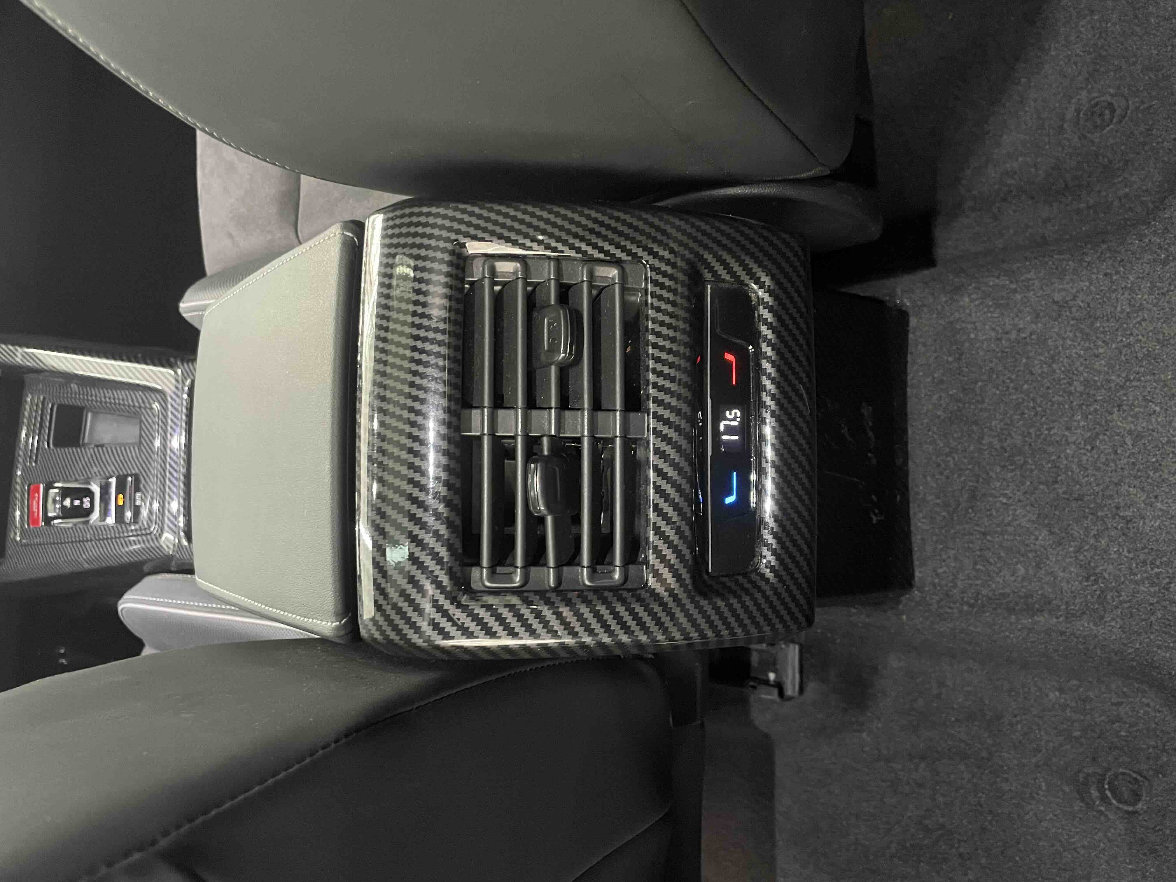 Volkswagen Golf 2022 car image #21