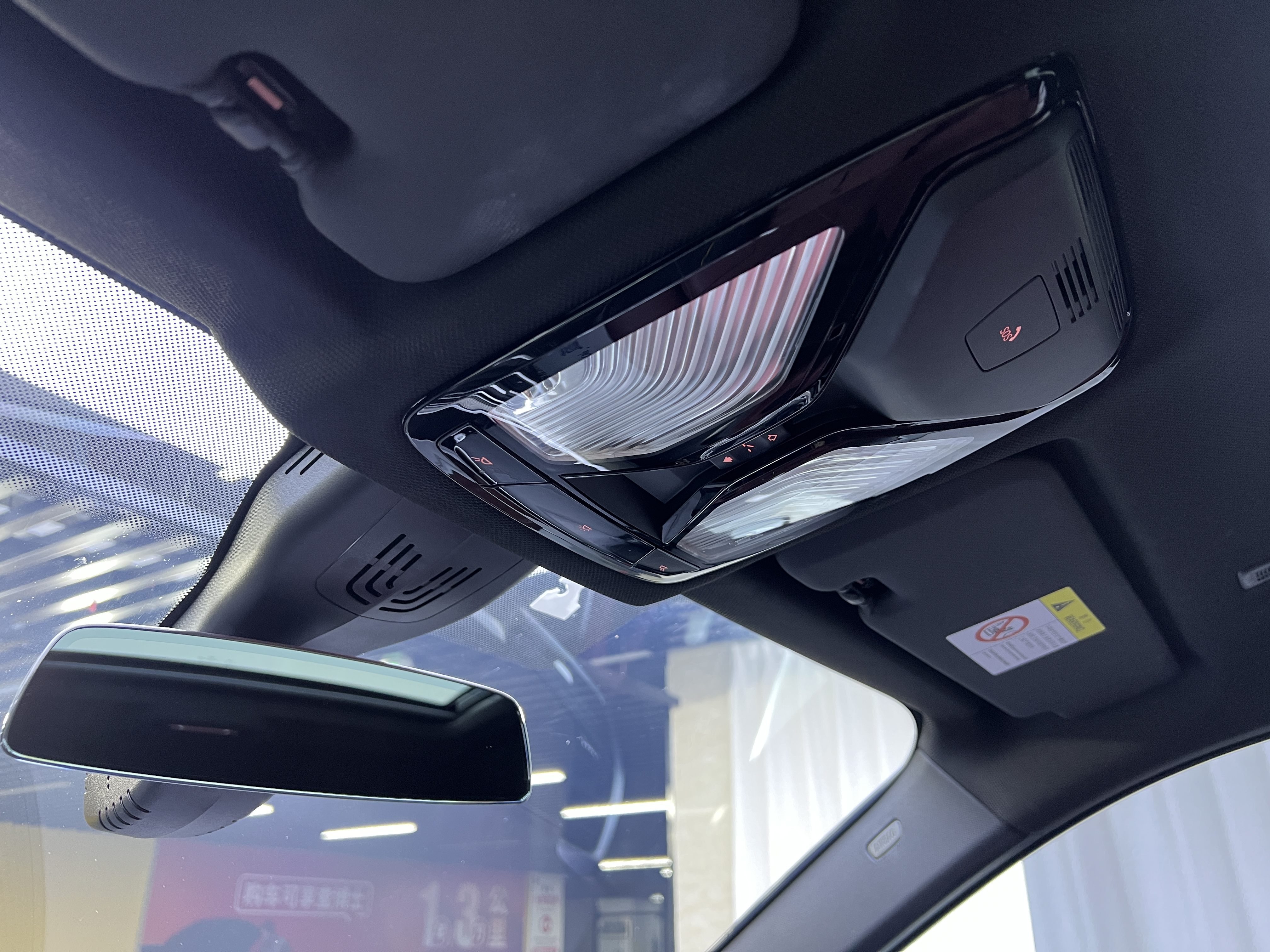 BMW X6 2022 car image #21