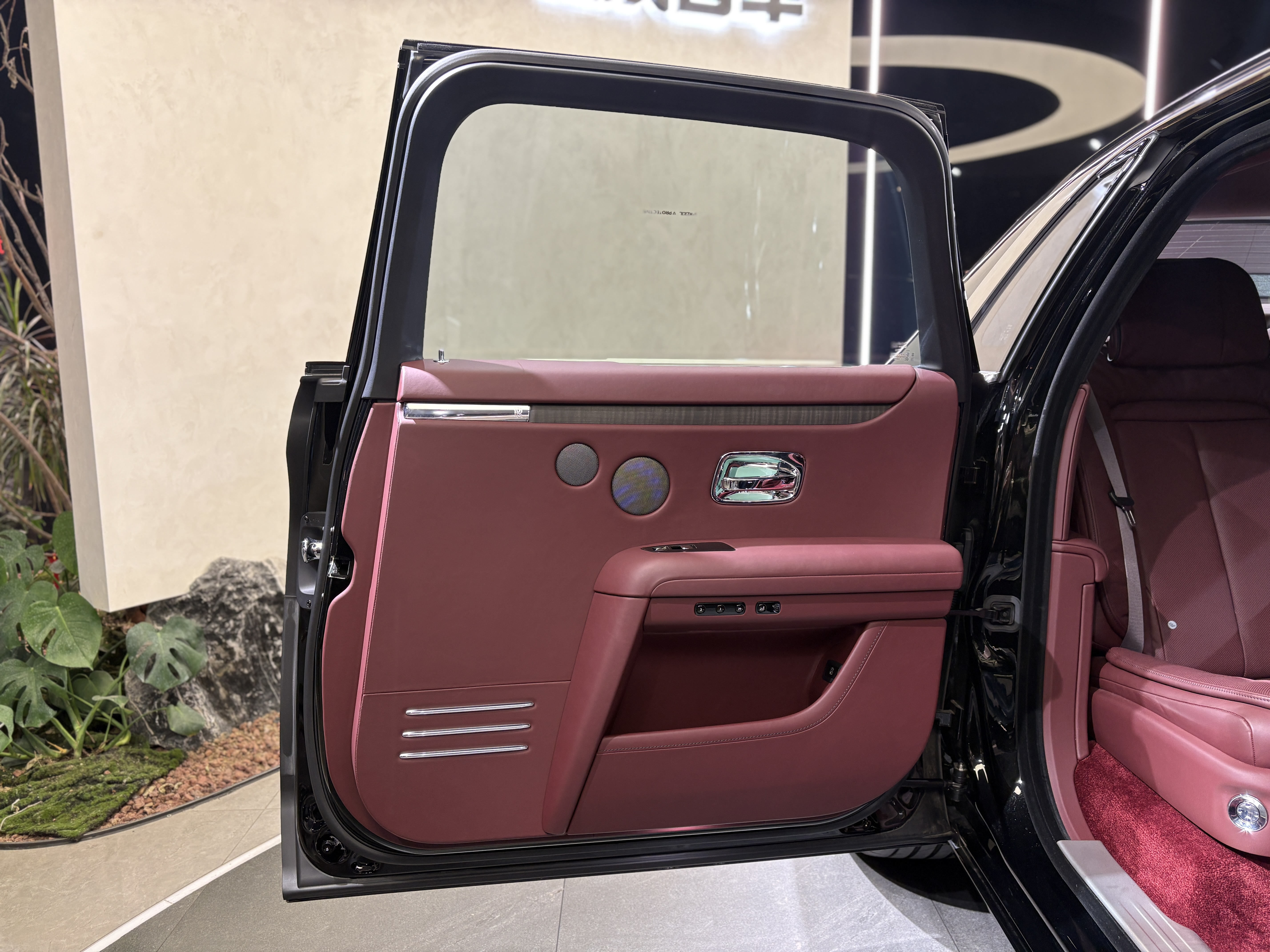 劳斯莱斯 古思特 2022 #21 劳斯莱斯 古思特 2022 汽车图片 #21