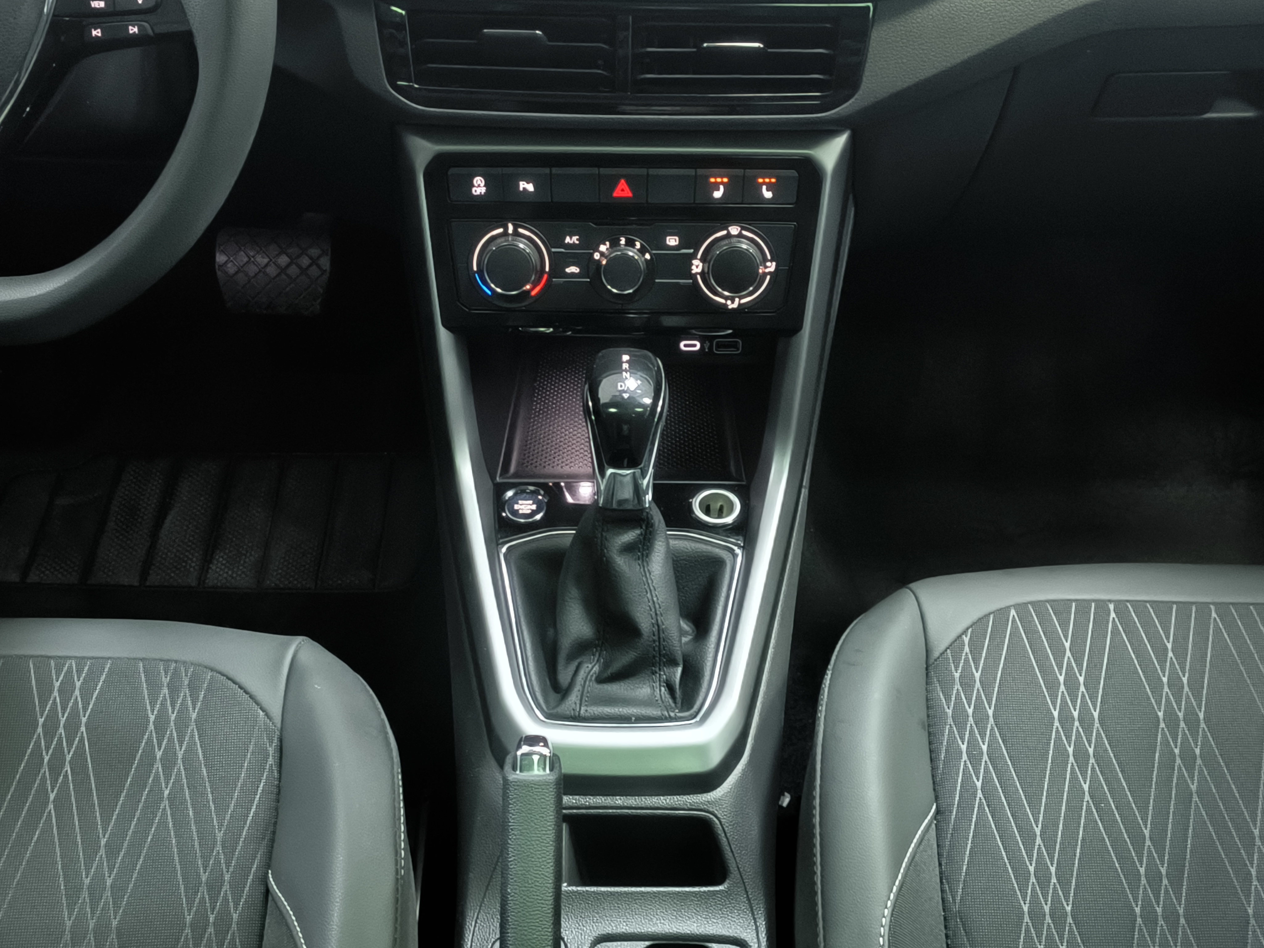 Volkswagen T-Cross 2021 #21 Volkswagen T-Cross 2021 car image #21