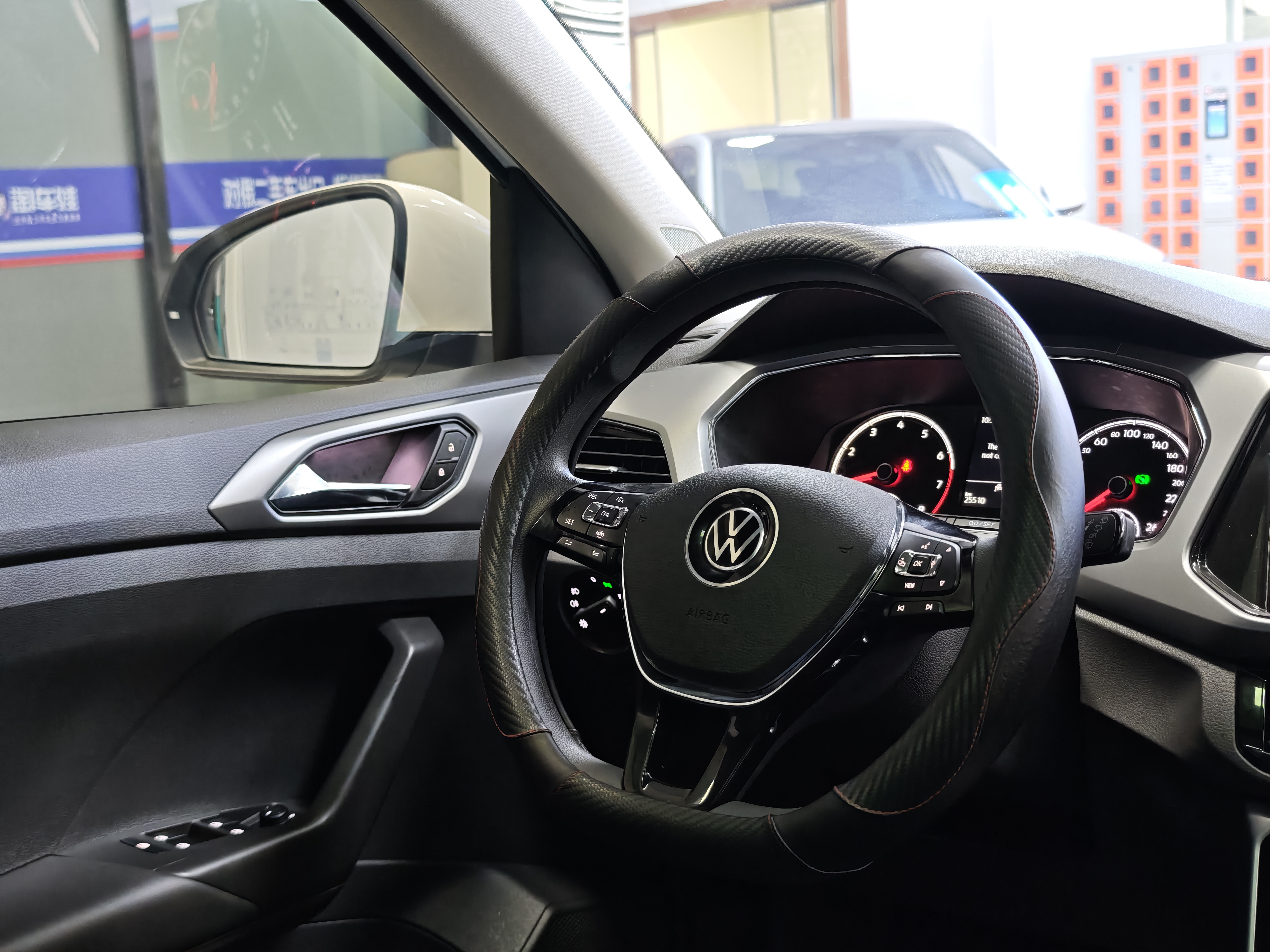 Volkswagen T-Cross 2021 car image #21