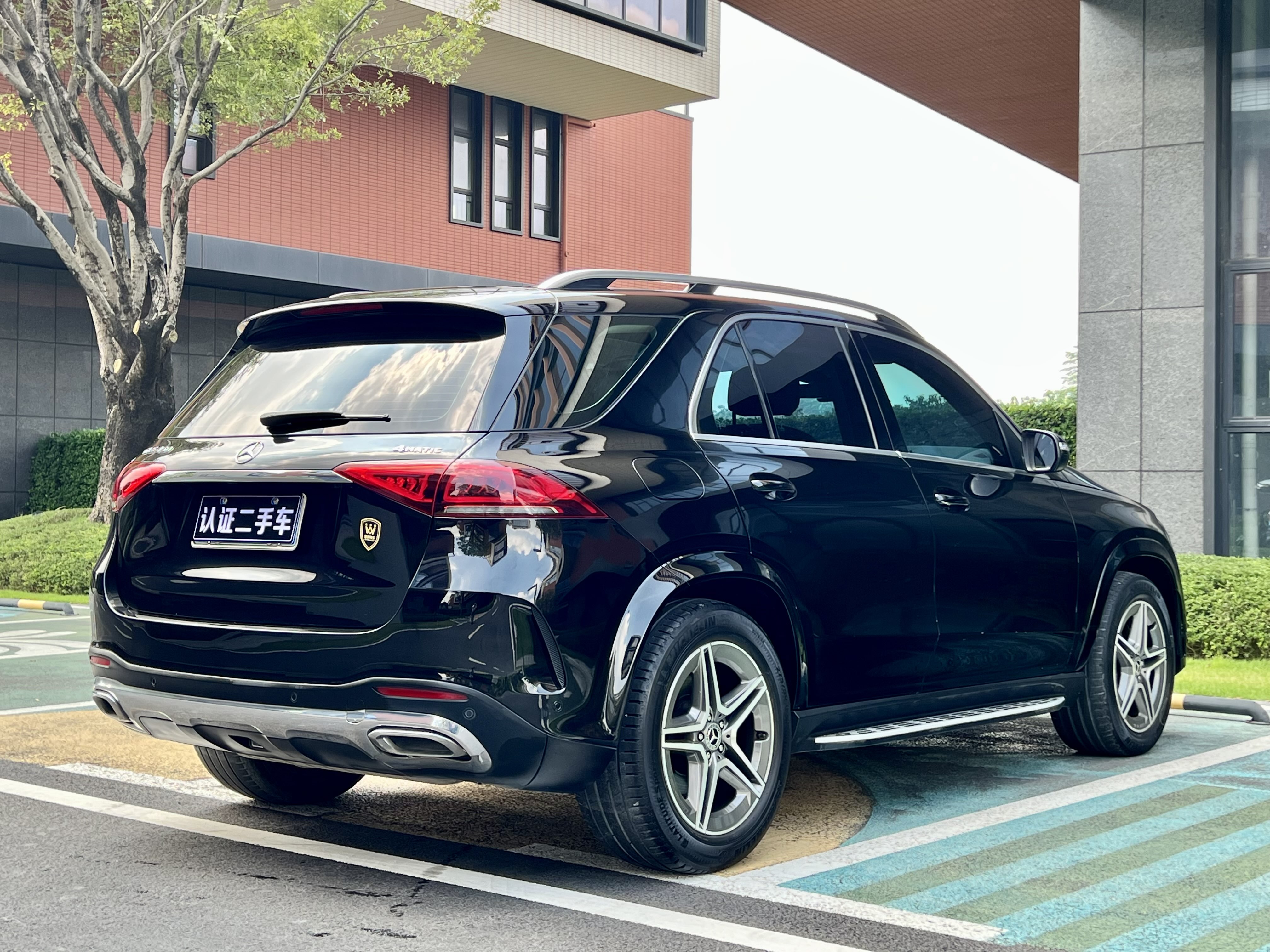 Mercedes-Benz GLE Class 2021 car image #21
