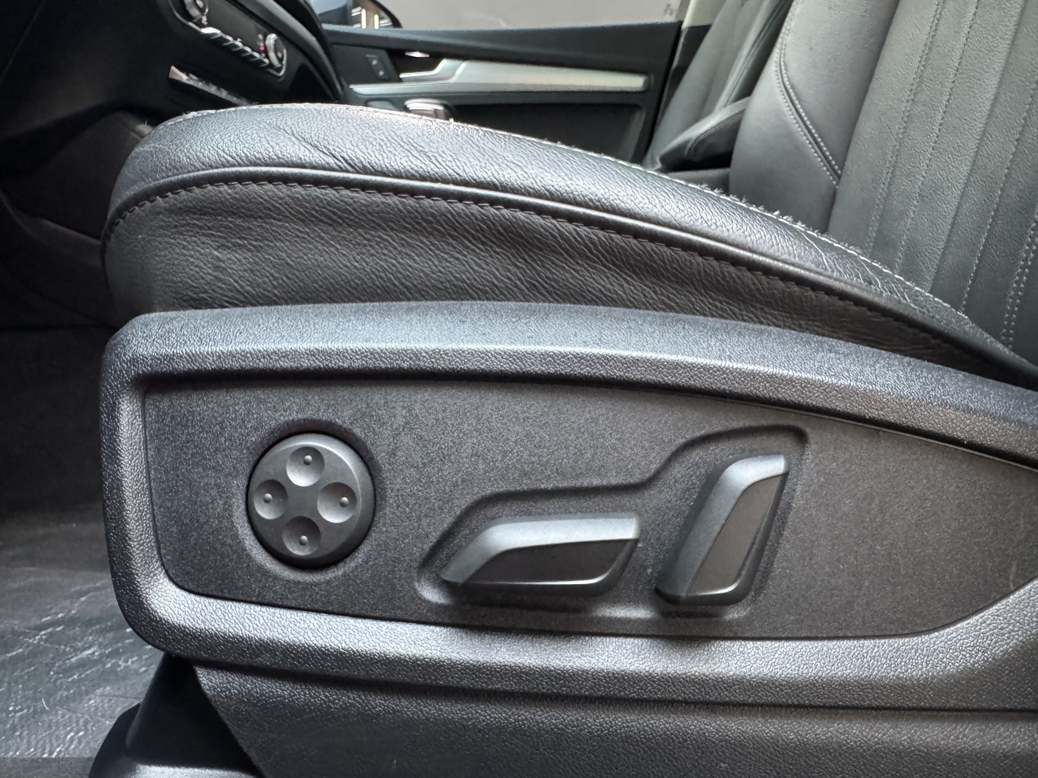 Audi Q5L 2020 صورة سيارة #21