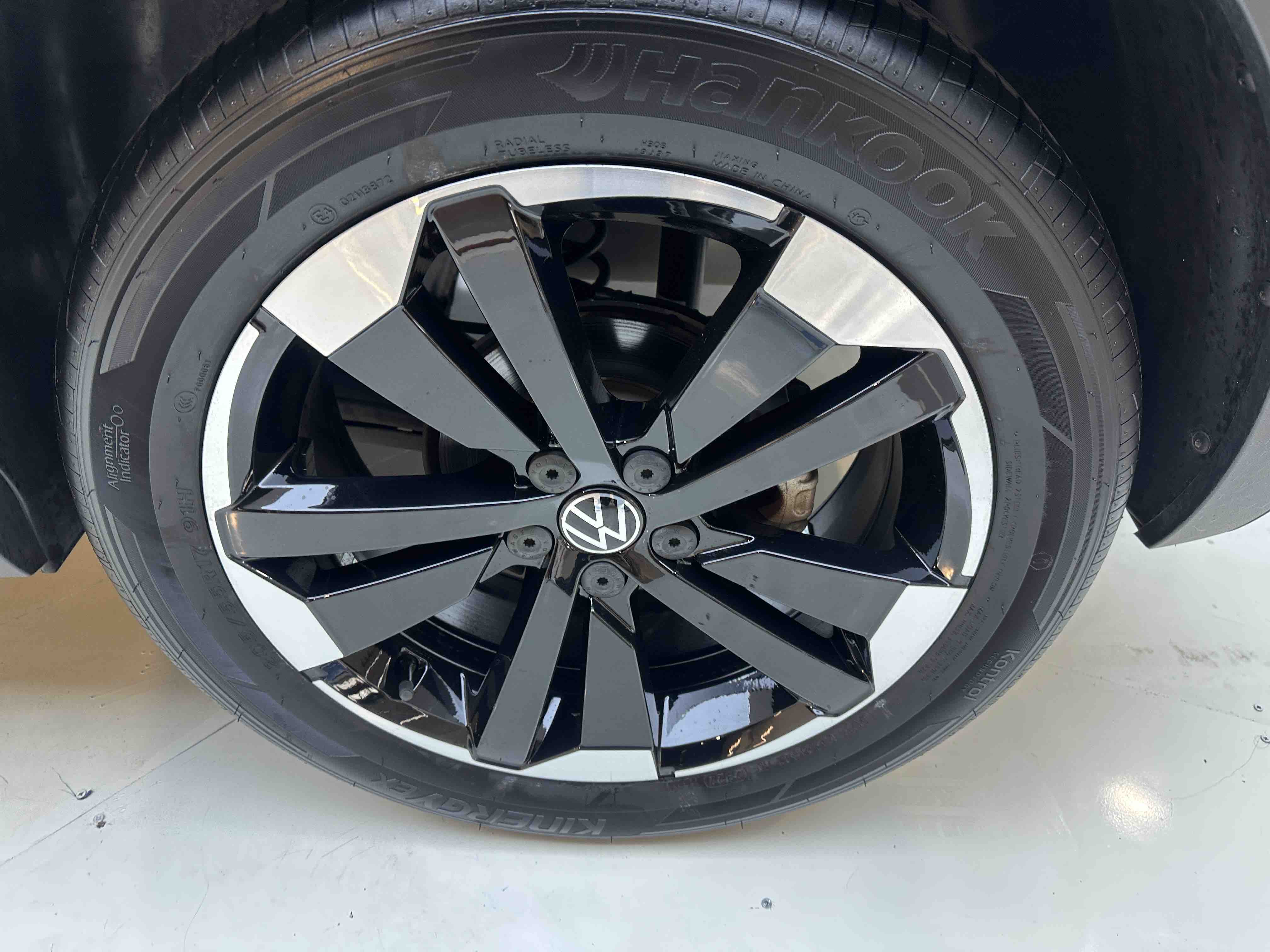 Volkswagen Tacqua 2023 car image #21