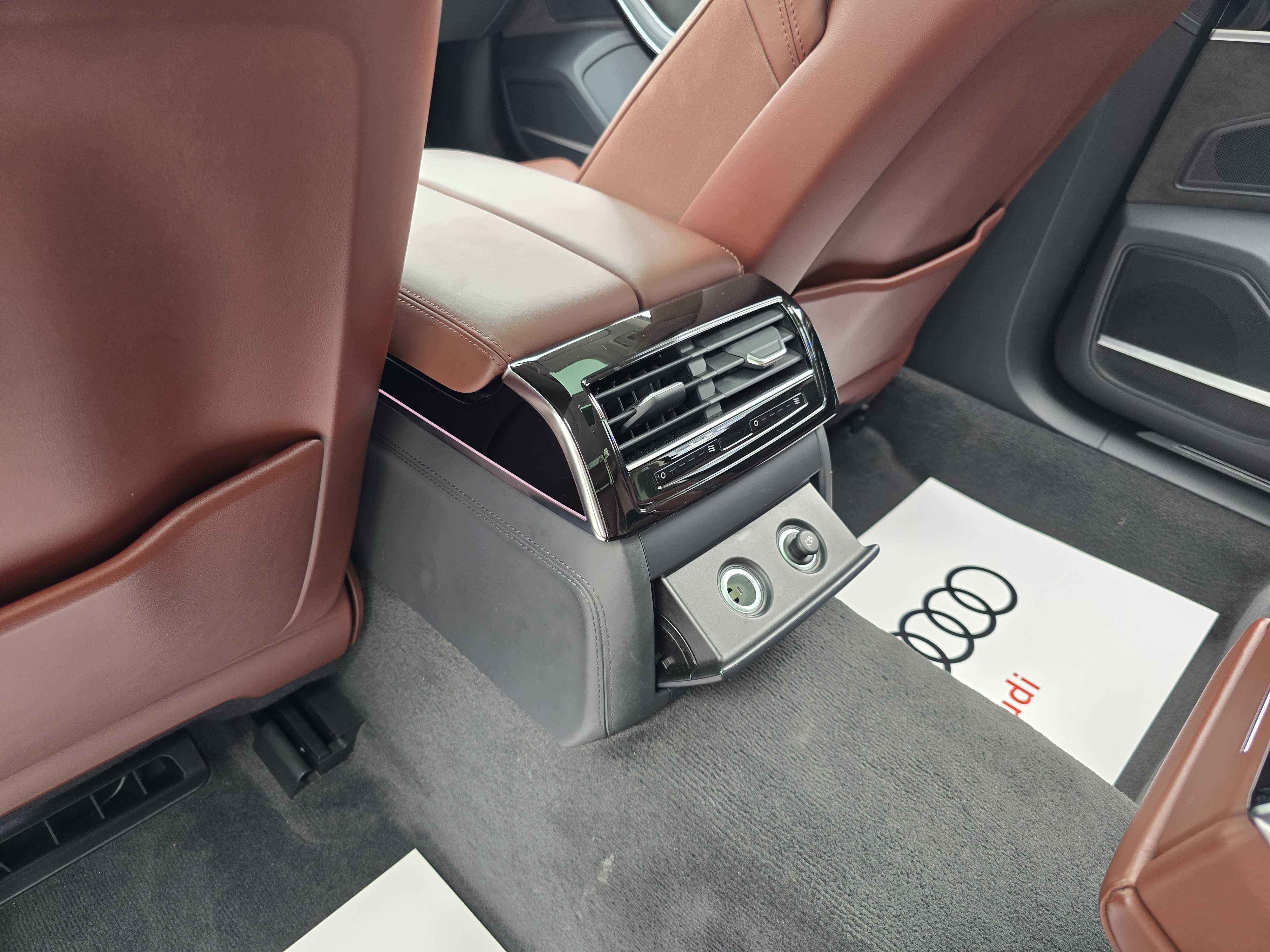 Audi A8 New Energy 2022 immagine di auto #21