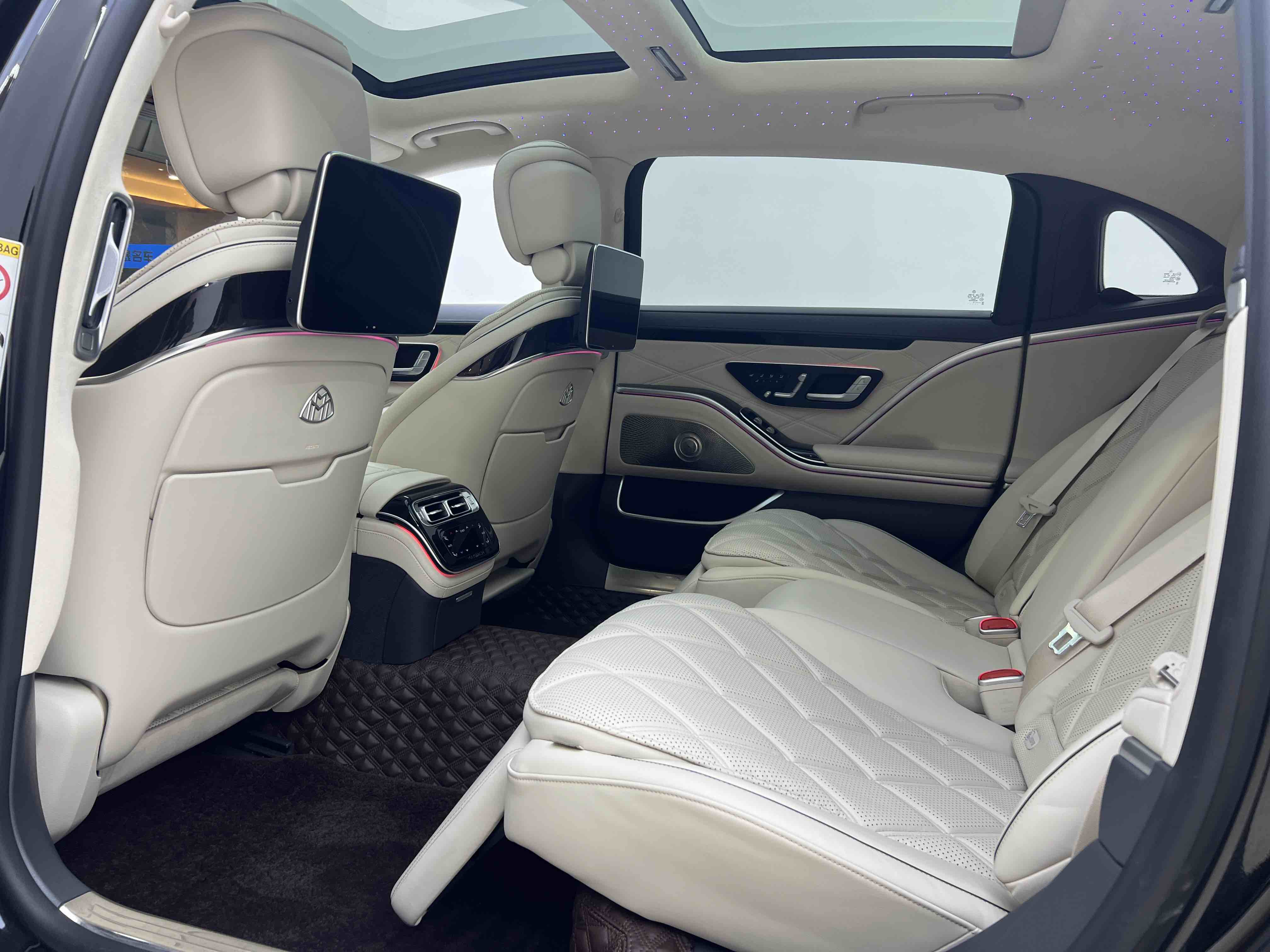 Mercedes-Benz Maybach S Class 2022 imagem de carro #21