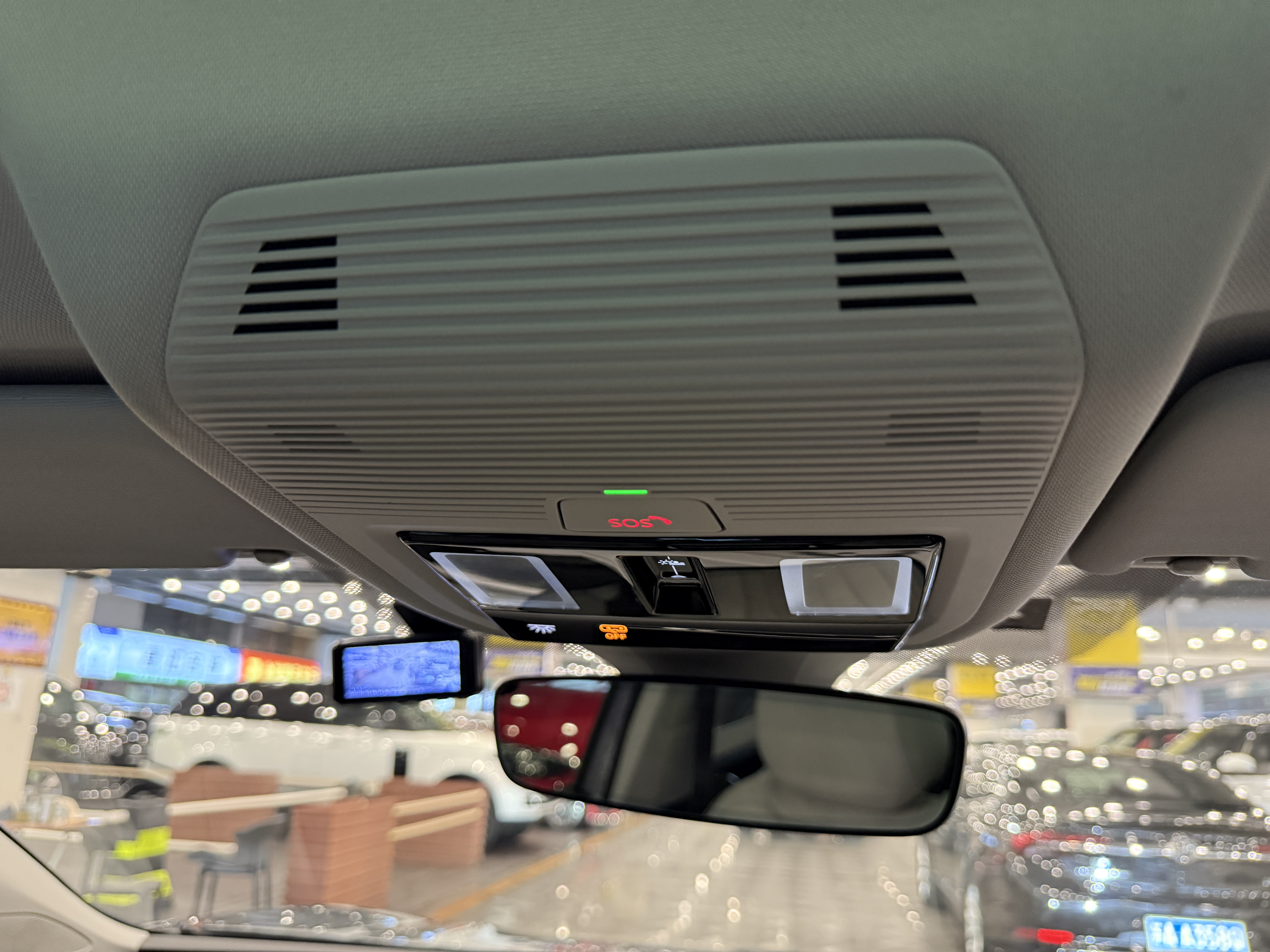 Volkswagen ID.6 X 2021 #21 Volkswagen ID.6 X 2021 car image #21