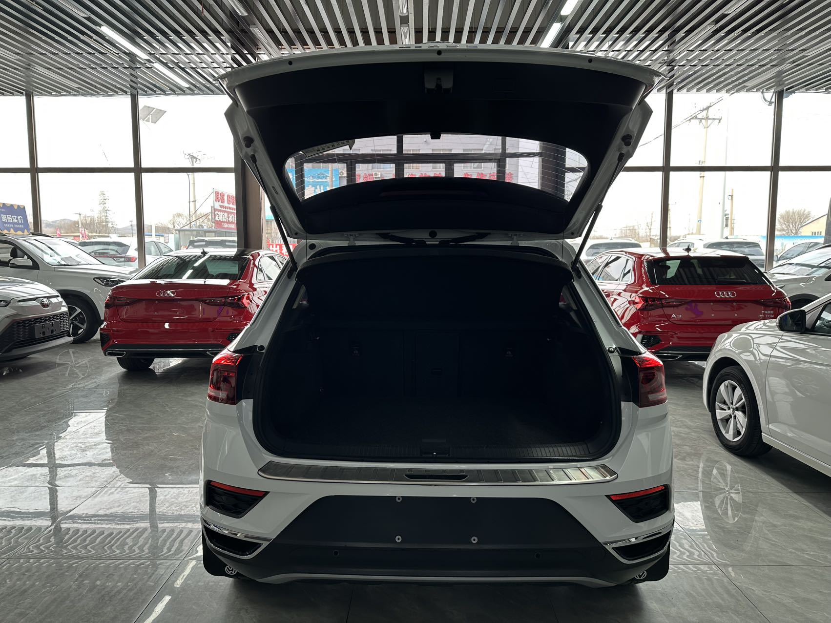 Volkswagen T-Roc 2022 car image #21