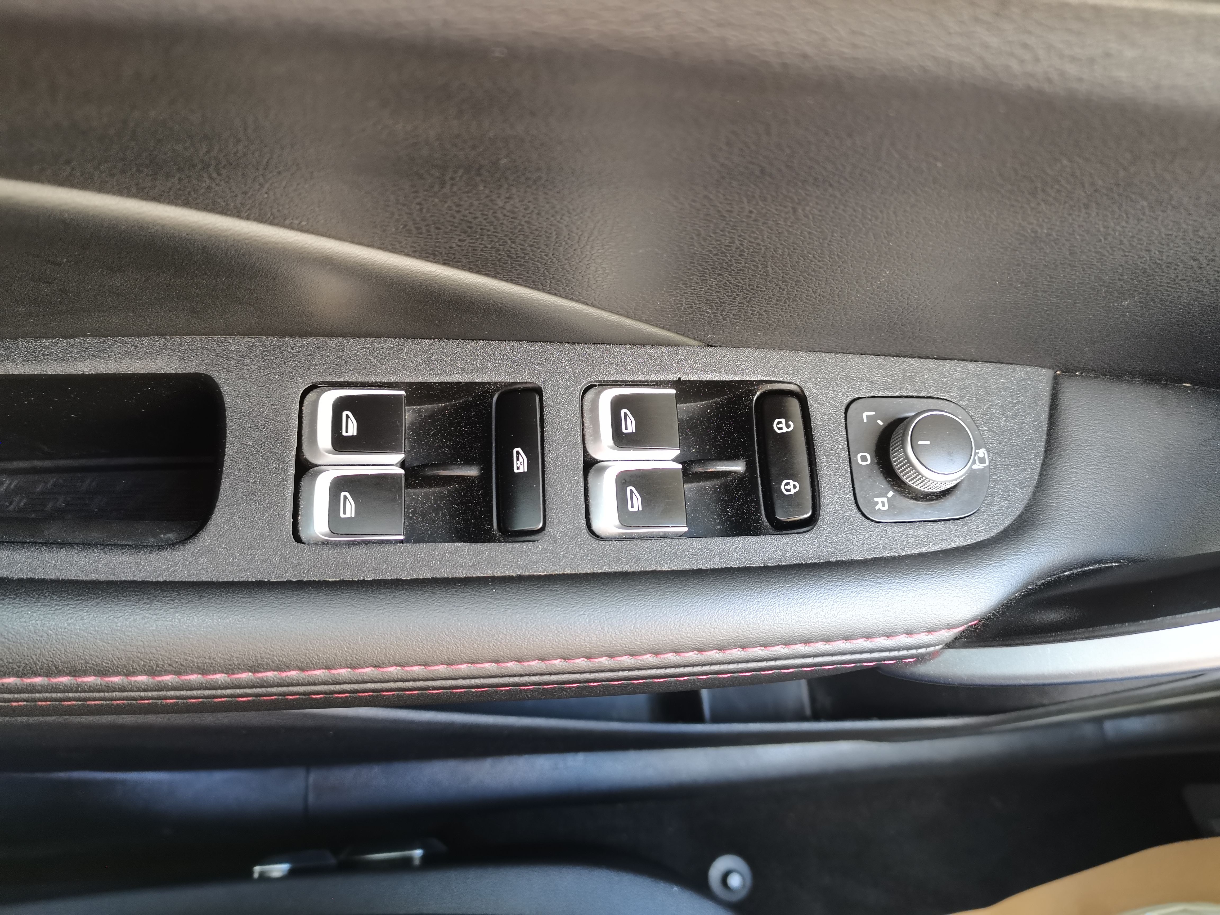 GEELY Coolray 2021 #21 GEELY Coolray 2021 car image #21