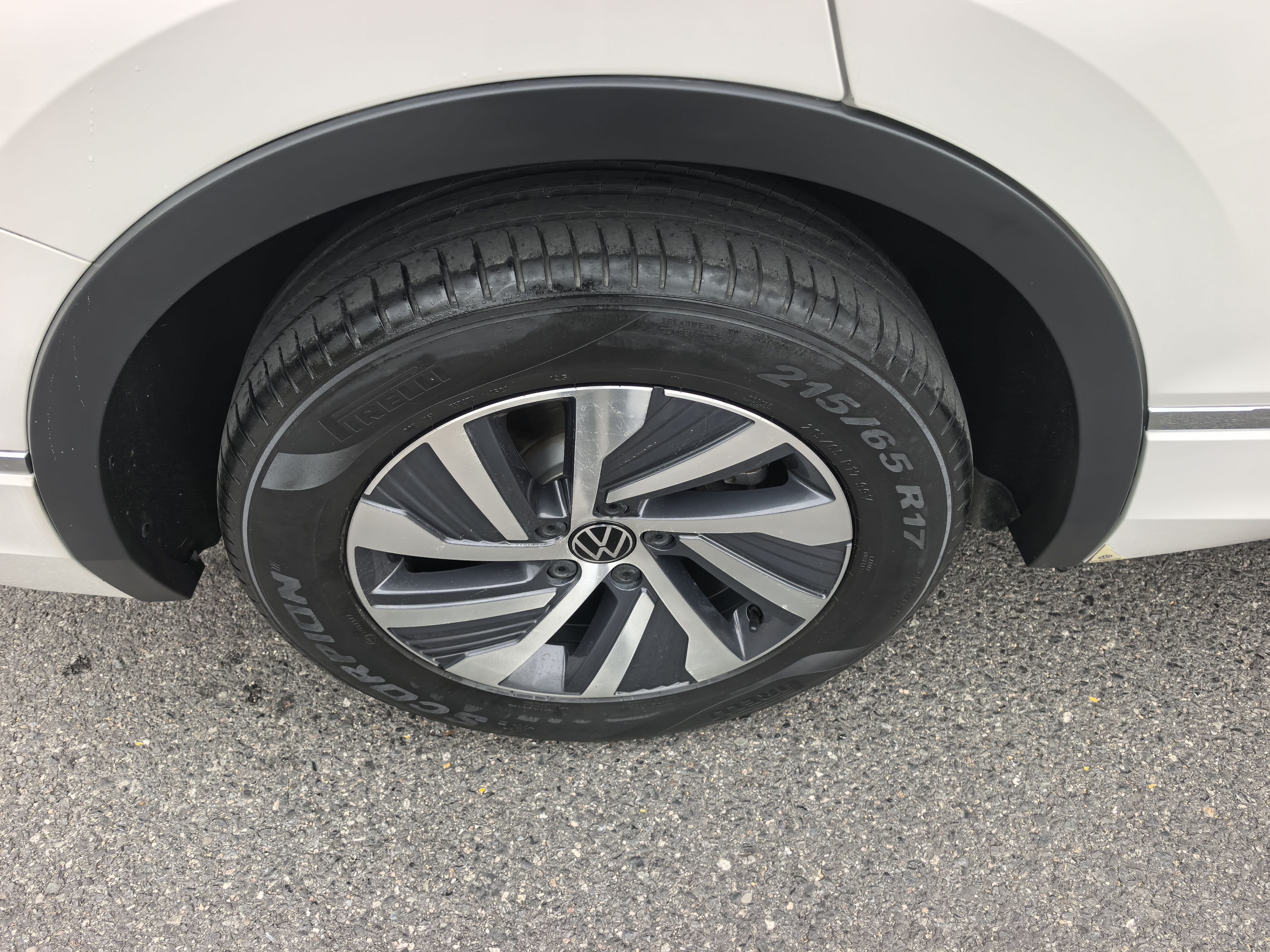 Volkswagen Tiguan L New Energy 2022 صورة سيارة #21