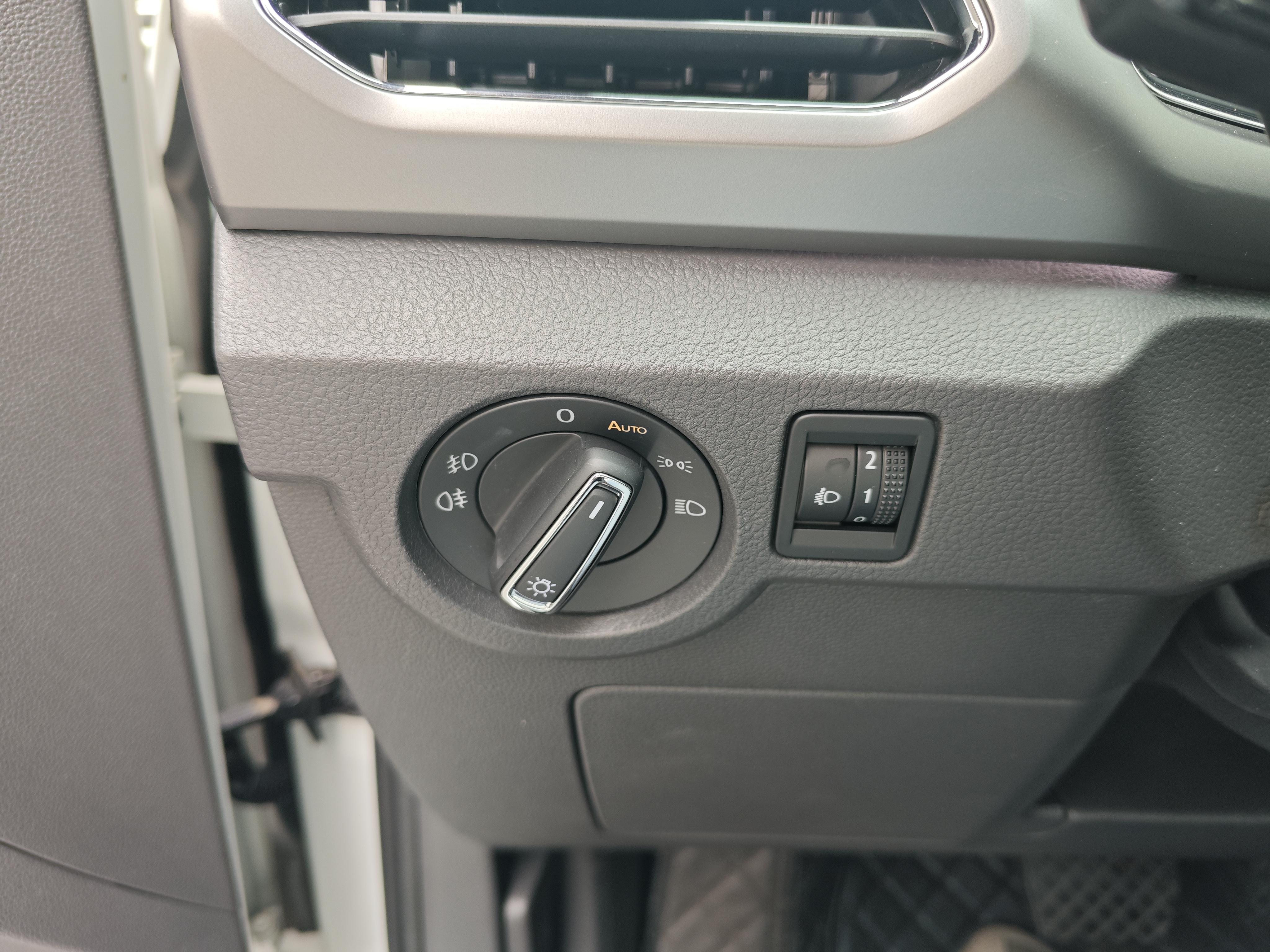 Volkswagen T-Cross 2023 #21 Volkswagen T-Cross 2023 car image #21