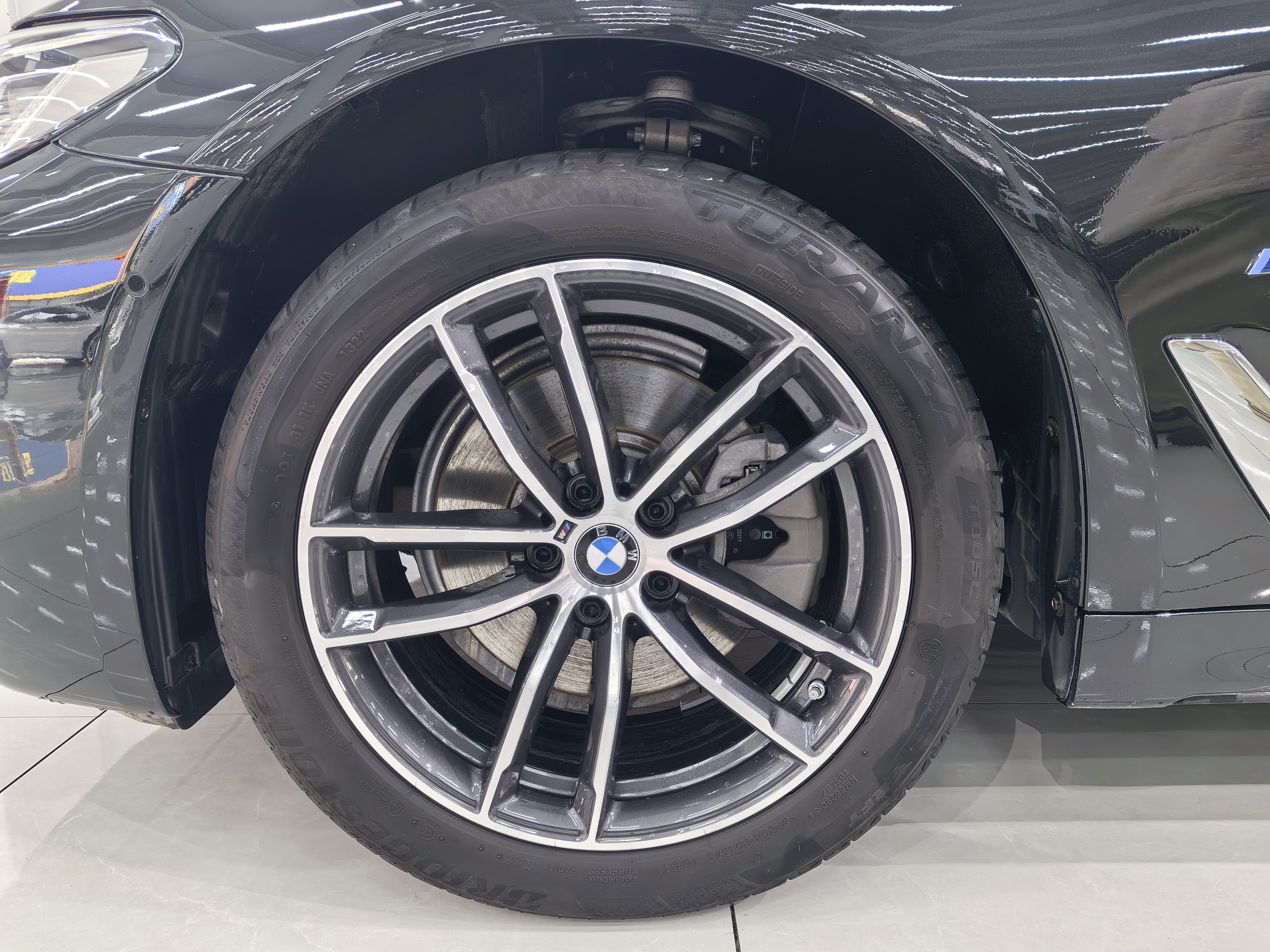 BMW 5 Series 2022 car image #21