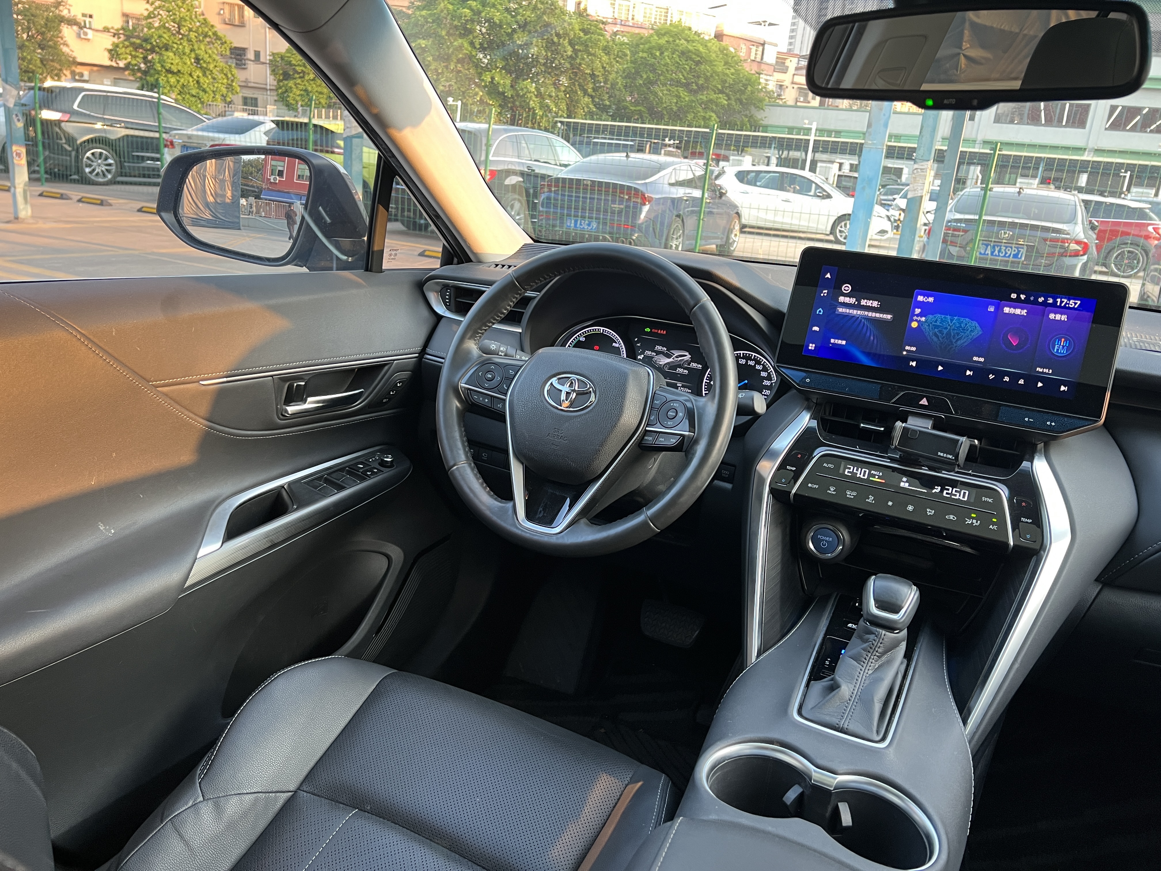 Toyota Harrier 2022 car image #21