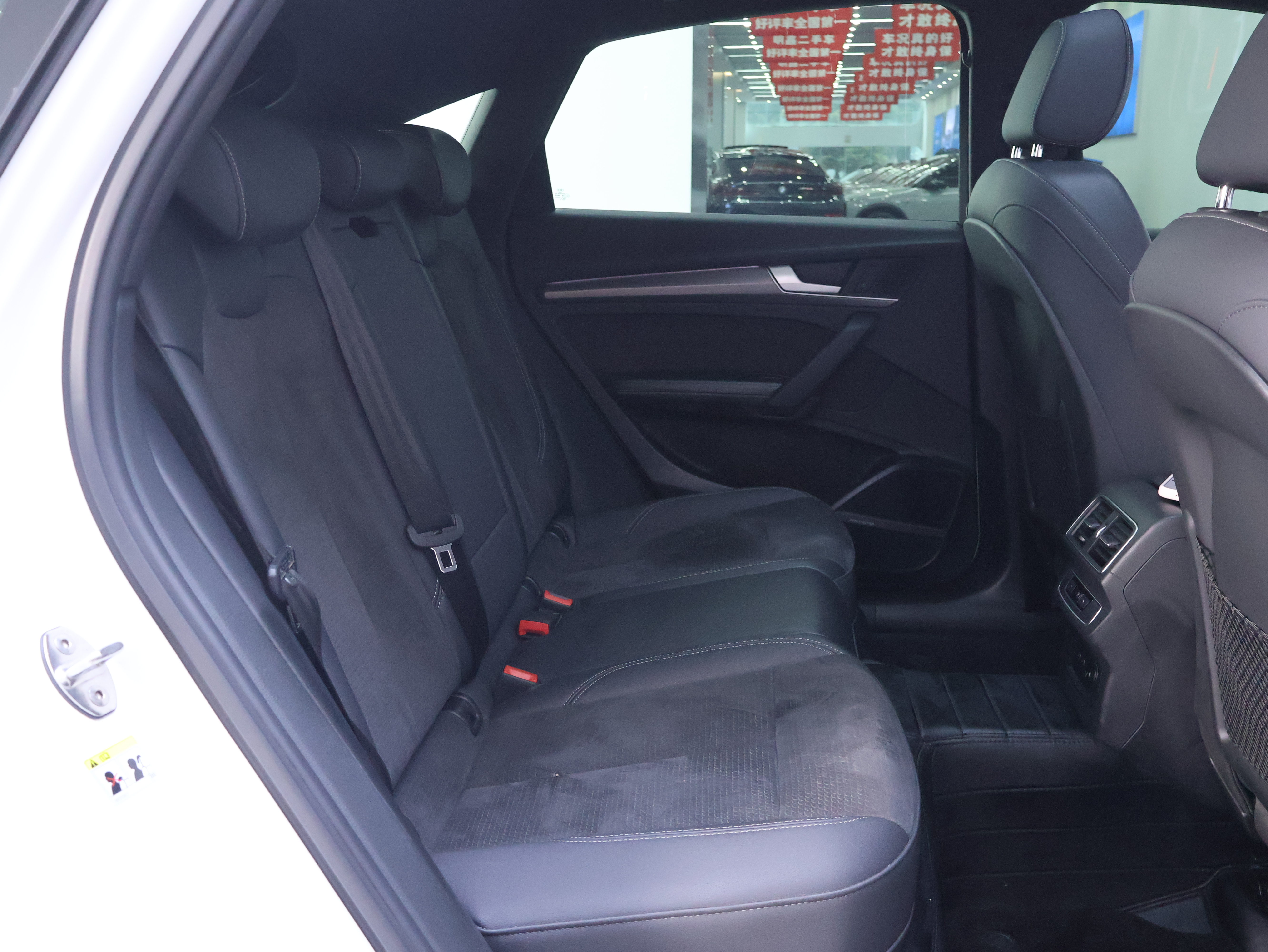 Audi Q5L Sportback 2023 immagine di auto #21