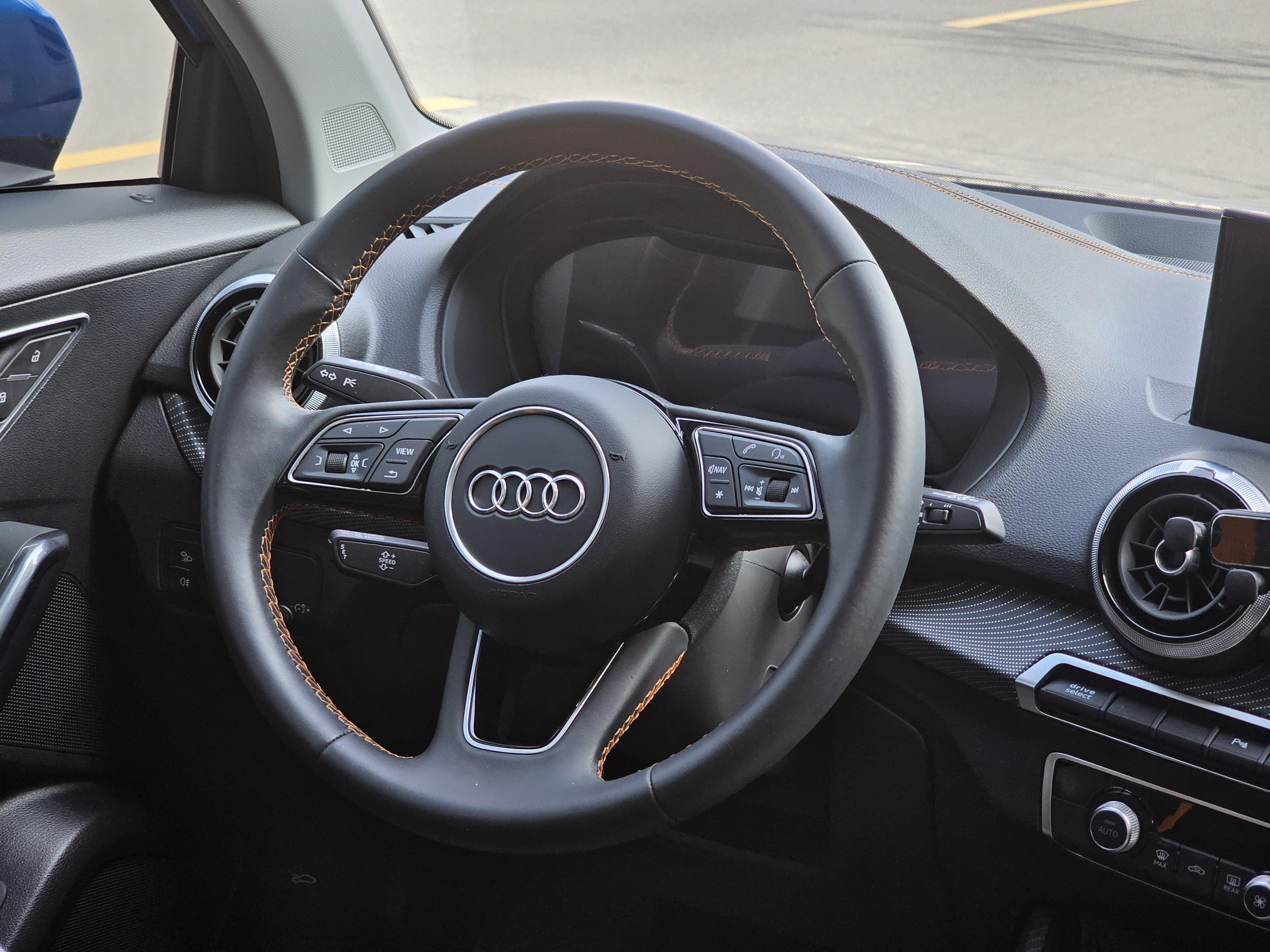 Q2L e-tron 2022 #21 Q2L e-tron 2022 car image #21