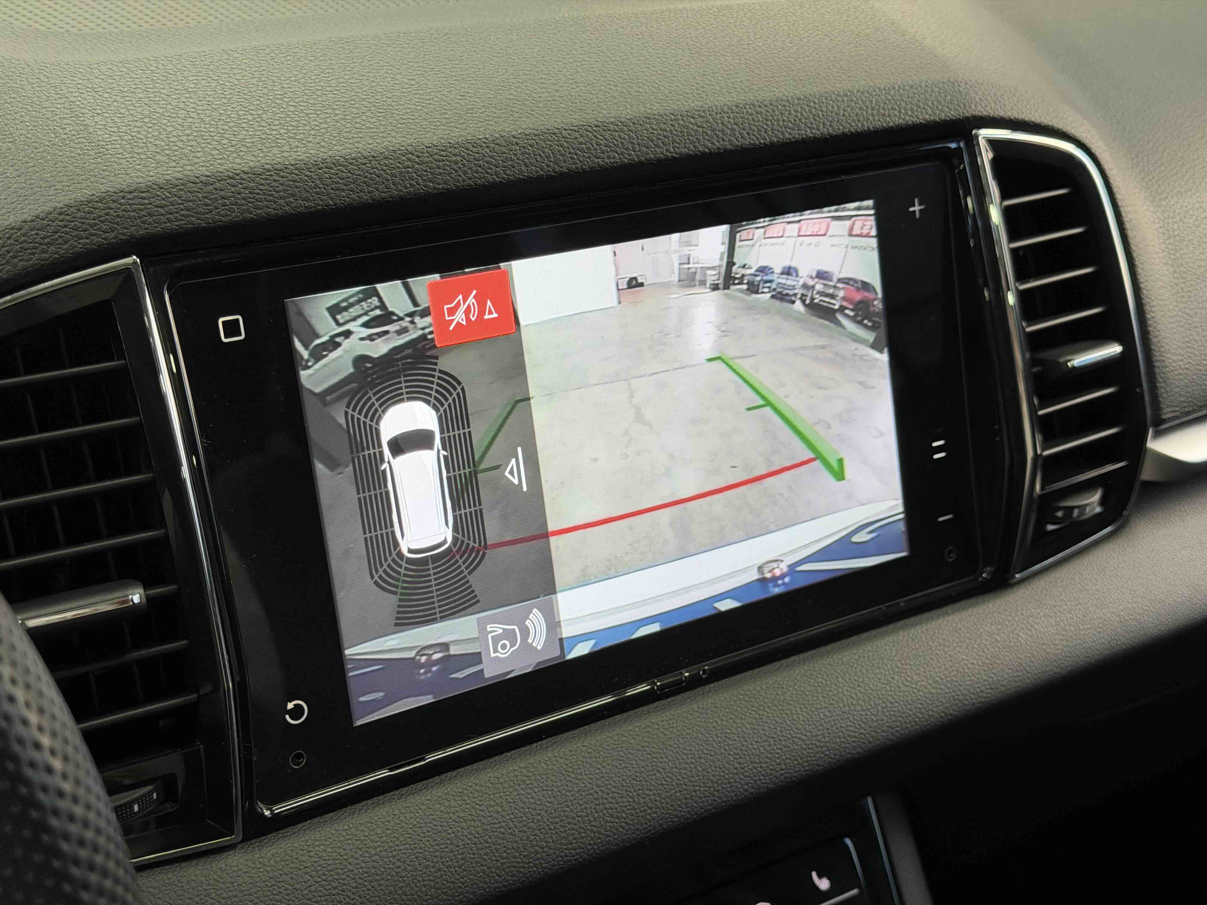 Skoda Karoq 2022 изображение автомобиля #21