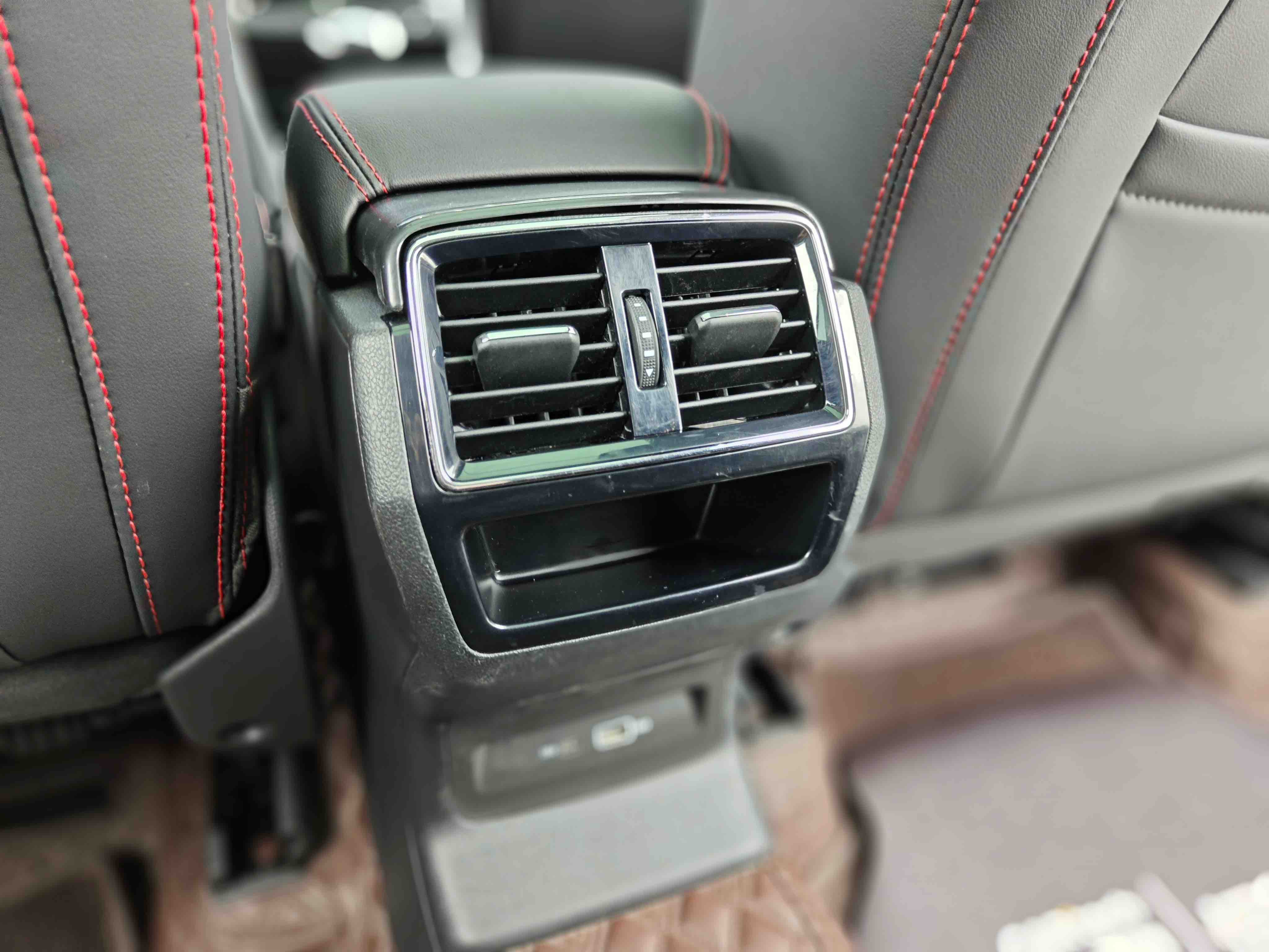 Skoda Kodiaq GT 2023 صورة سيارة #21