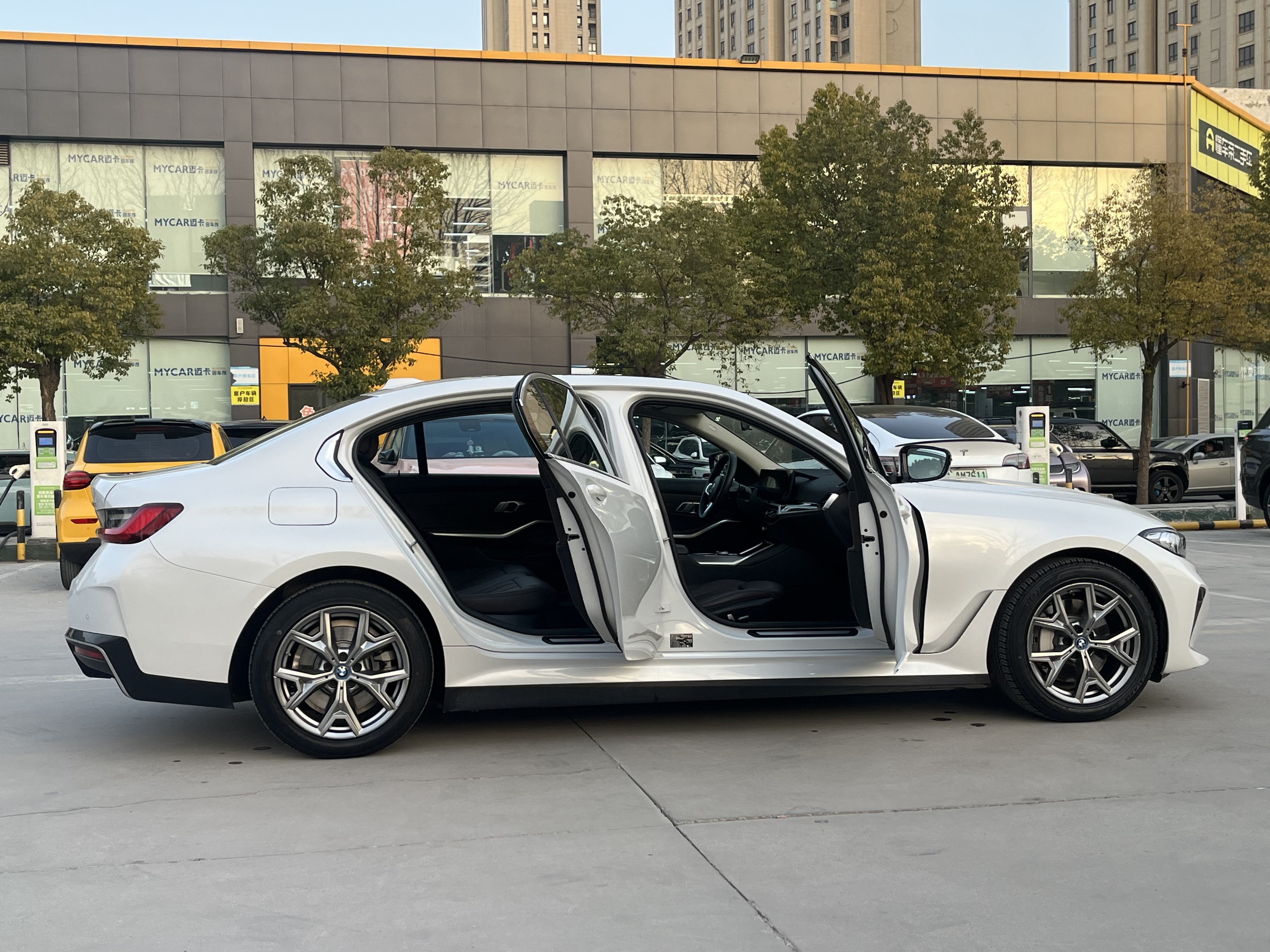 BMW i3 2022 #21 BMW i3 2022 car image #21