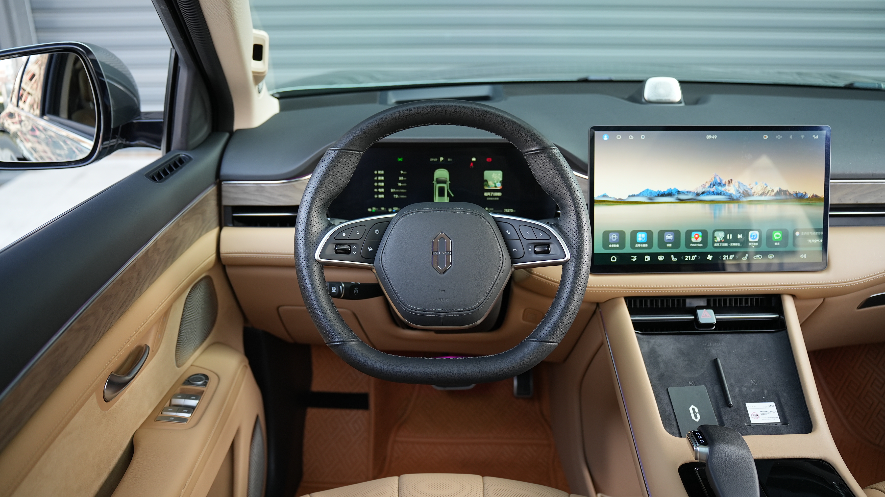 2022 car image #21