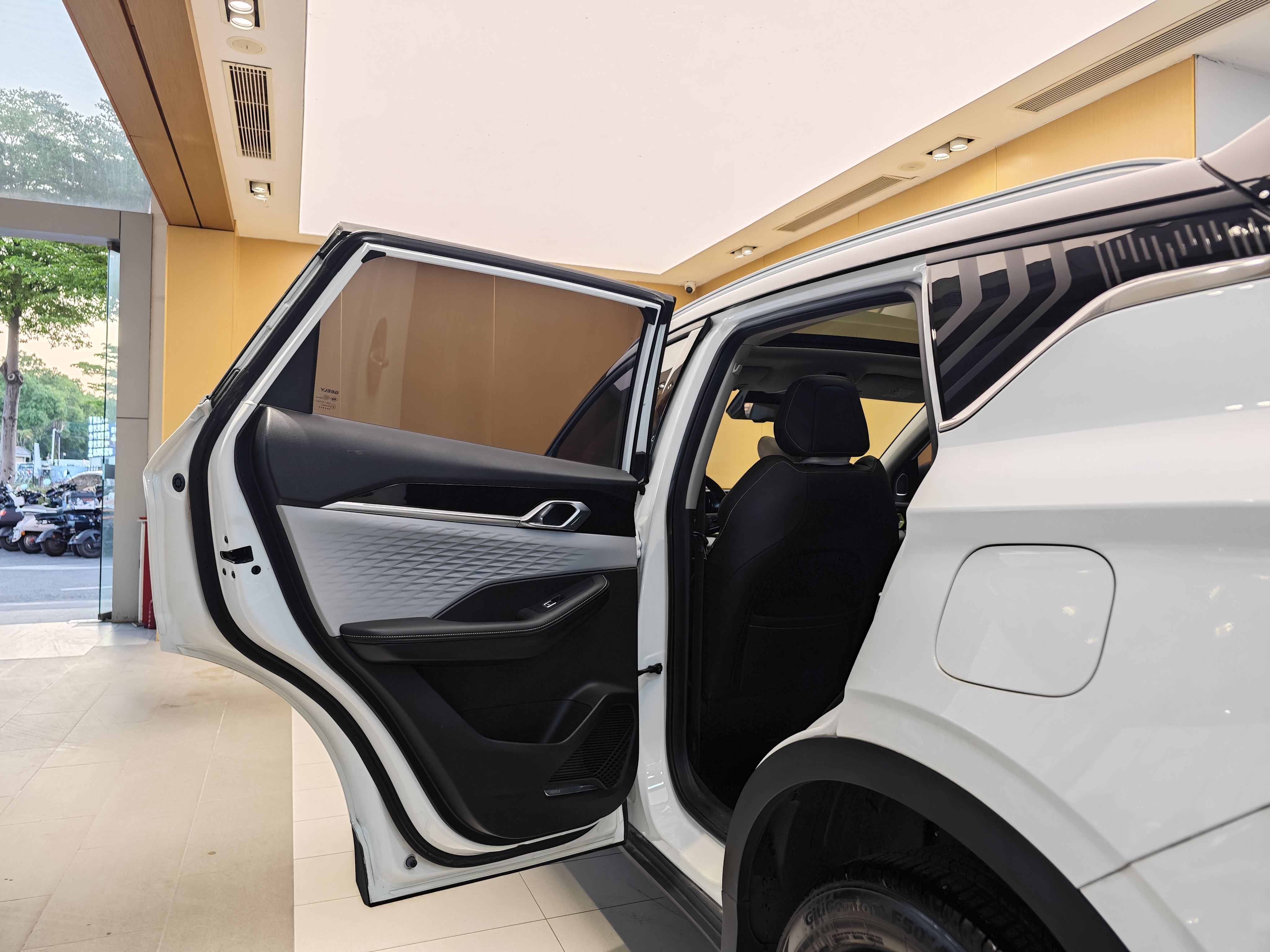 GEELY Coolray 2023 immagine di auto #21