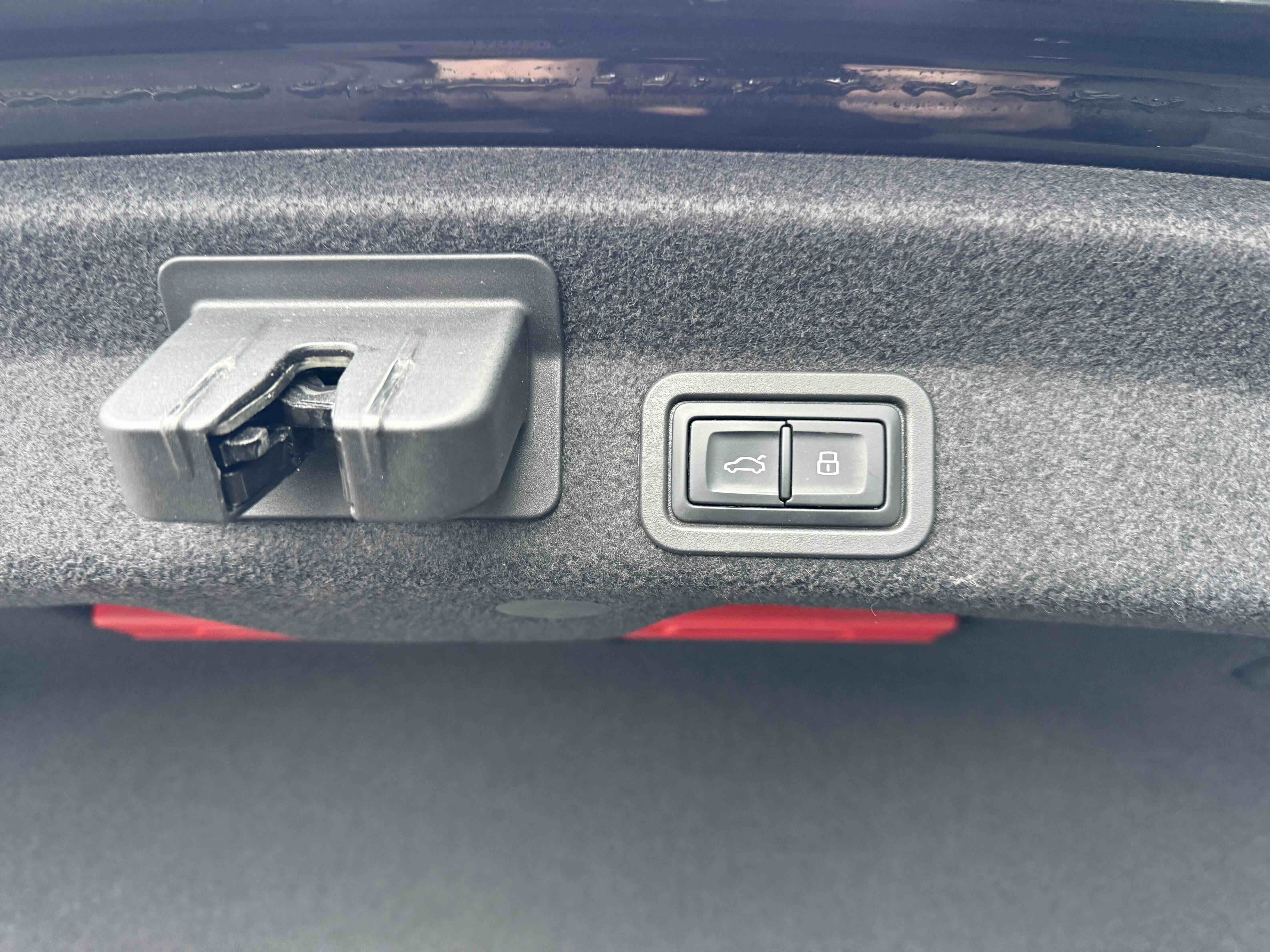Audi A6L 2023 car image #21