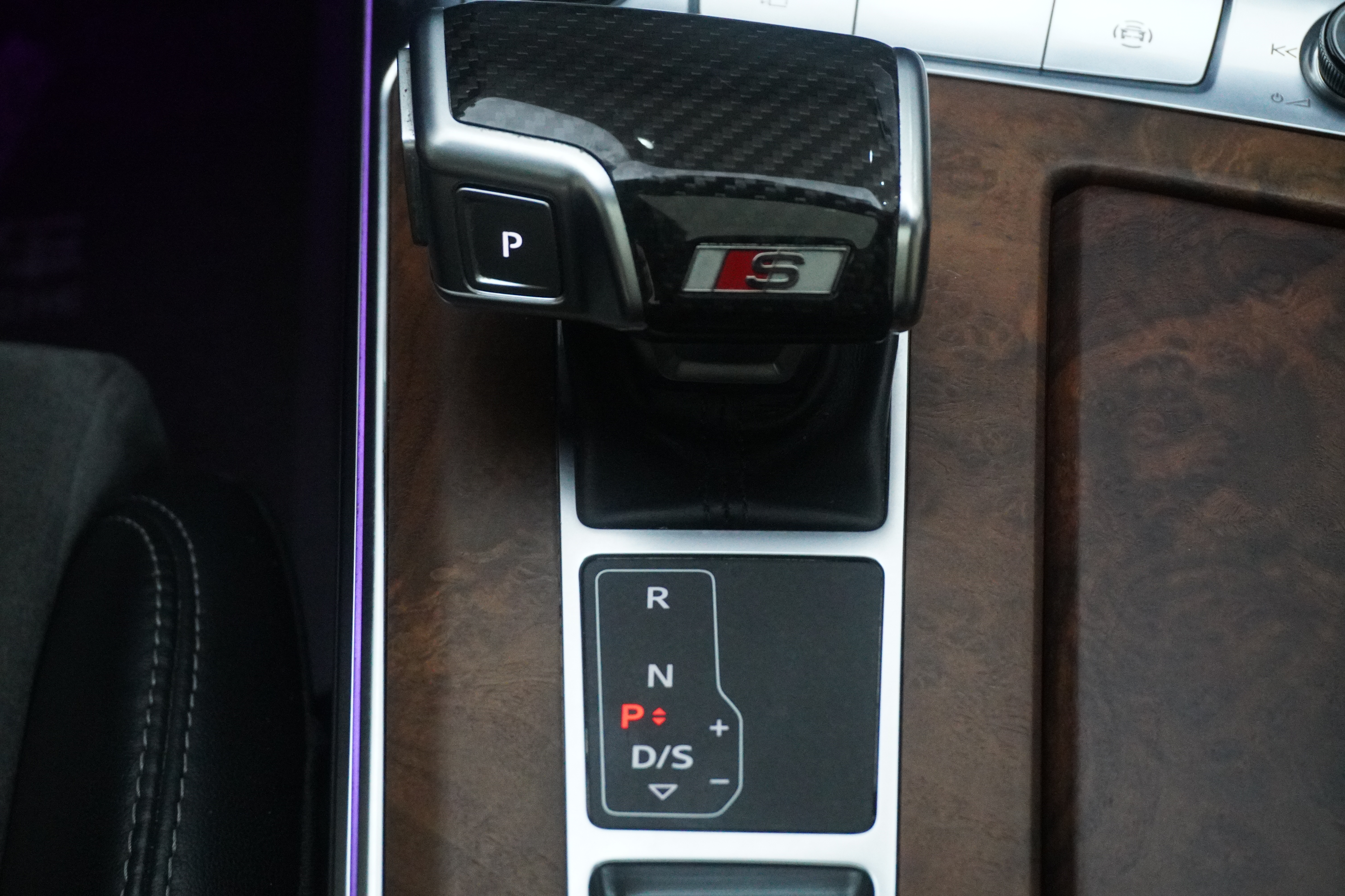 Audi A6L 2022 car image #21