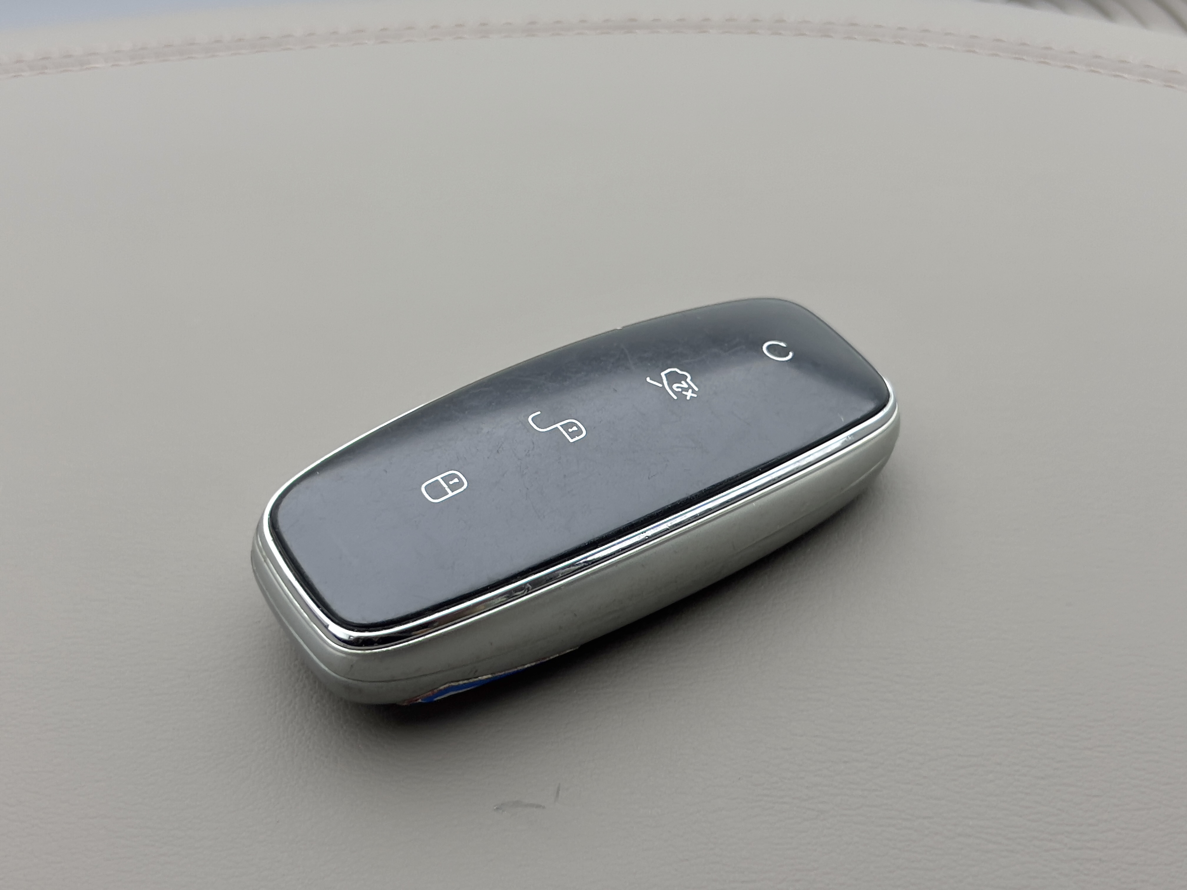 Denza D9 2023 car image #21