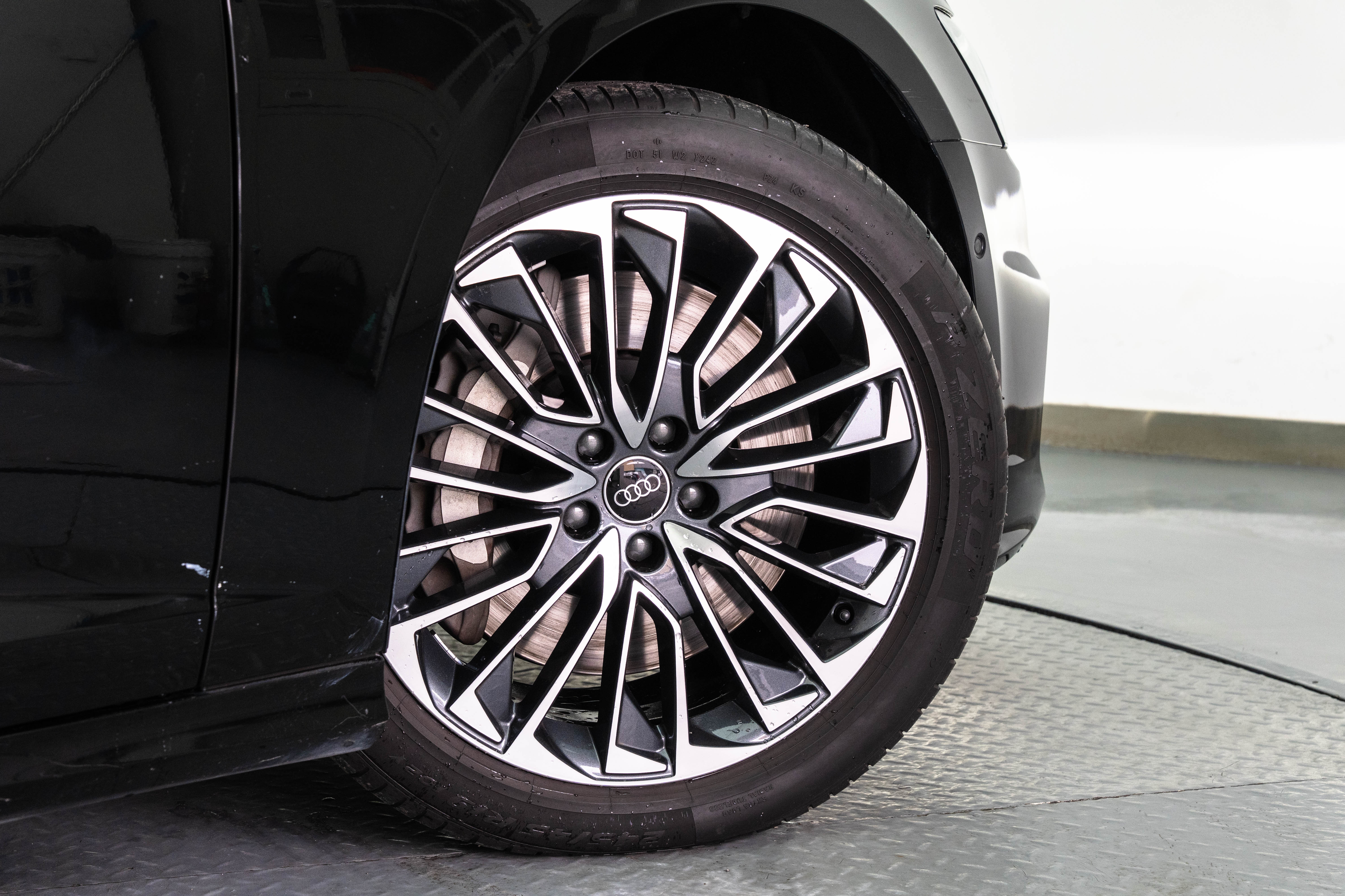 Audi A6L New Energy 2023 #21 Audi A6L New Energy 2023 car image #21