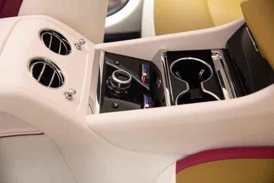 Rolls-Royce Spectre 2025 immagine di auto #21