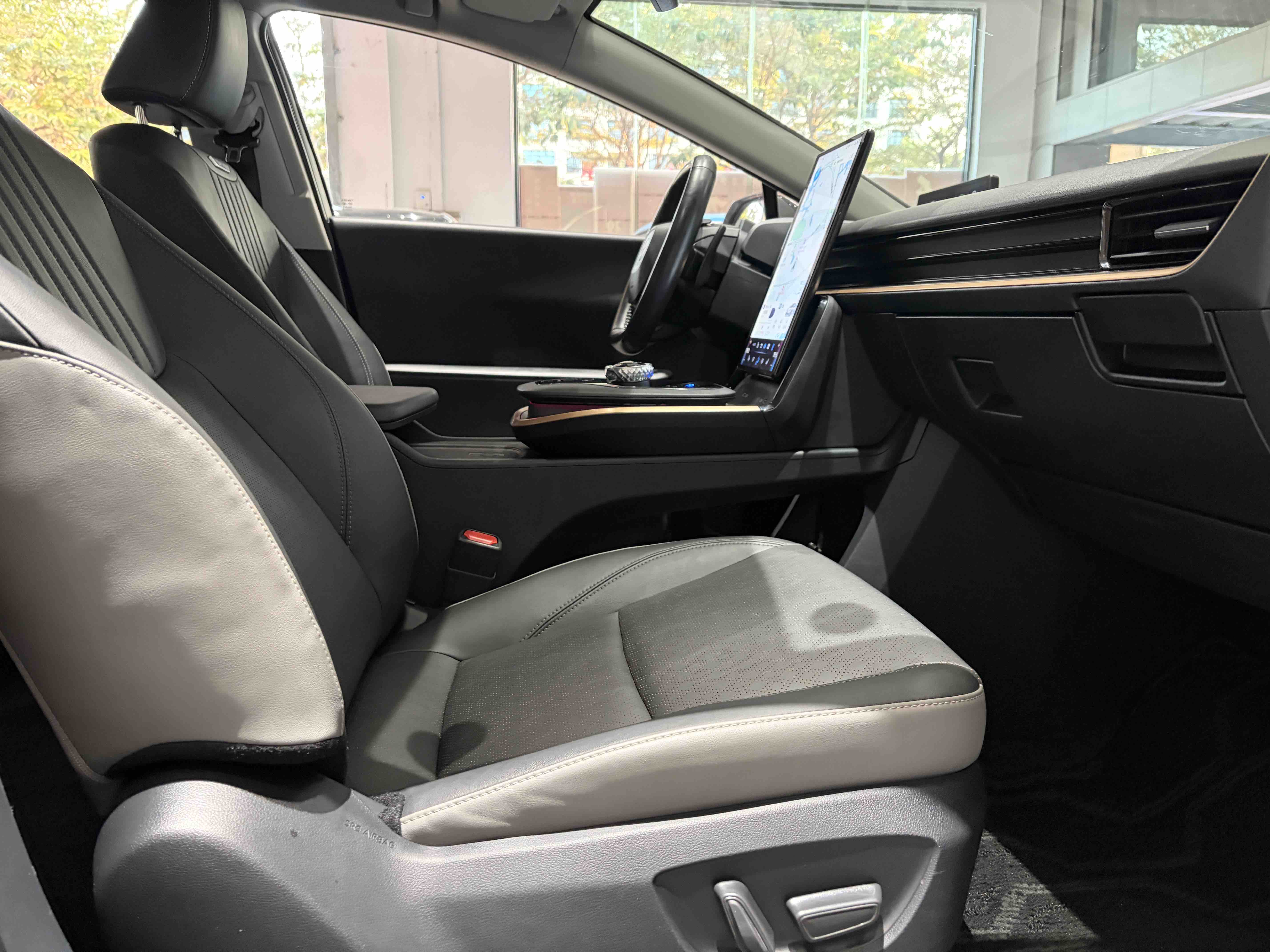 Toyota bZ3 2023 immagine di auto #21