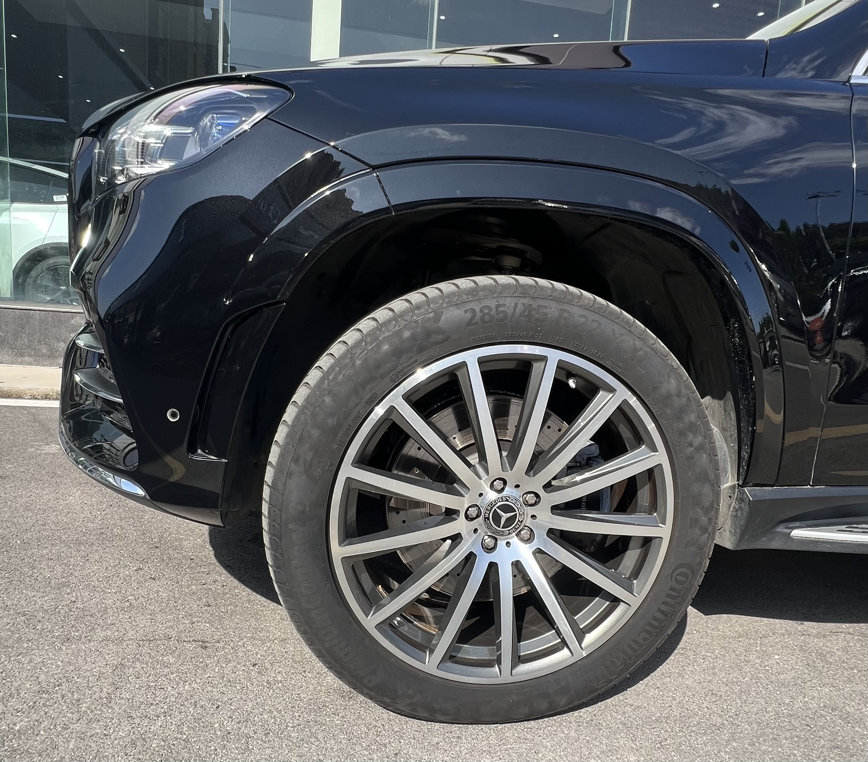 Mercedes-Benz GLS Class 2023 car image #21