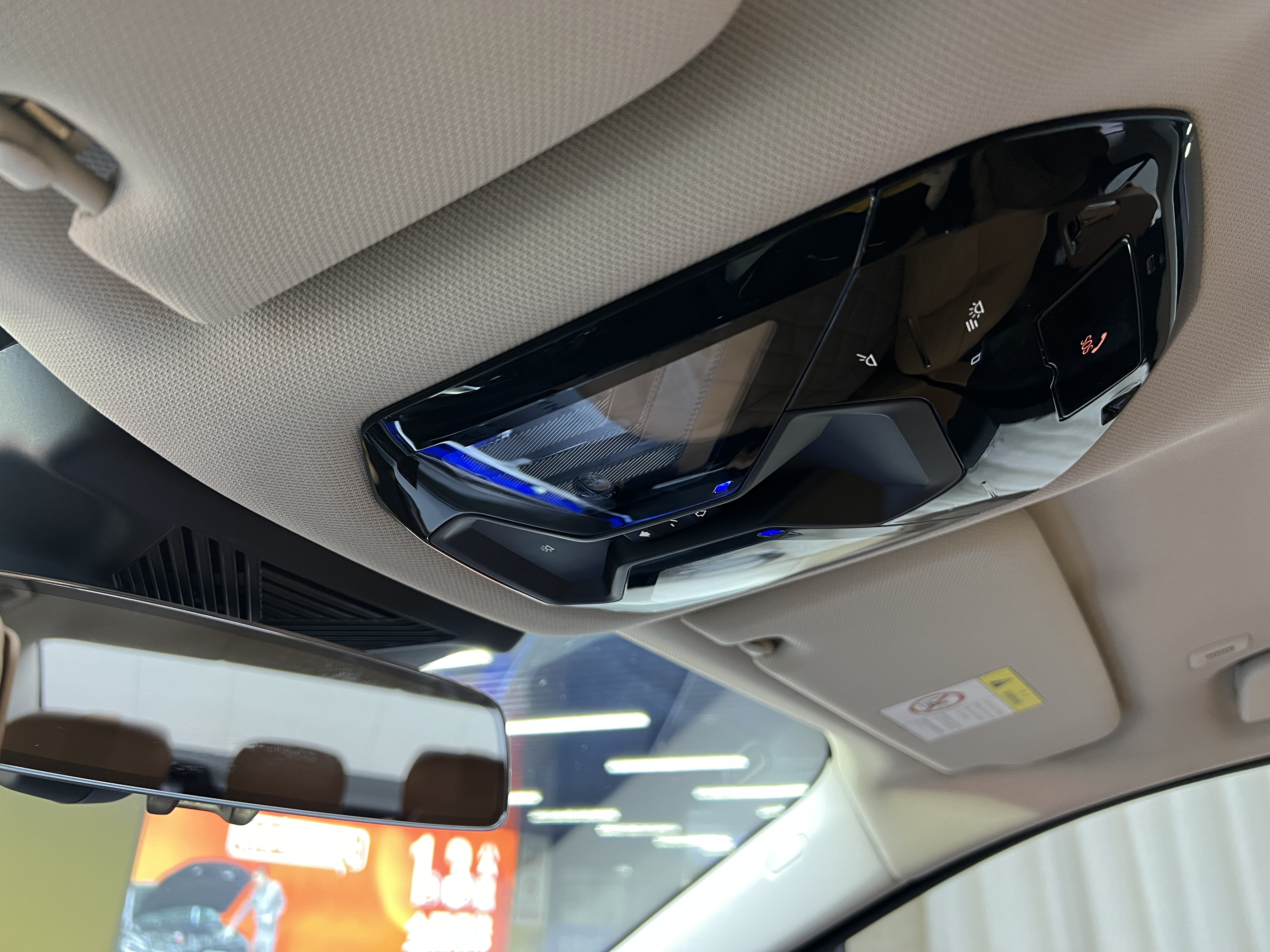 BMW i7 2023 car image #21