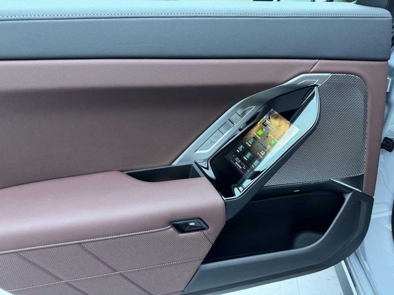 BMW i7 2024 изображение автомобиля #21