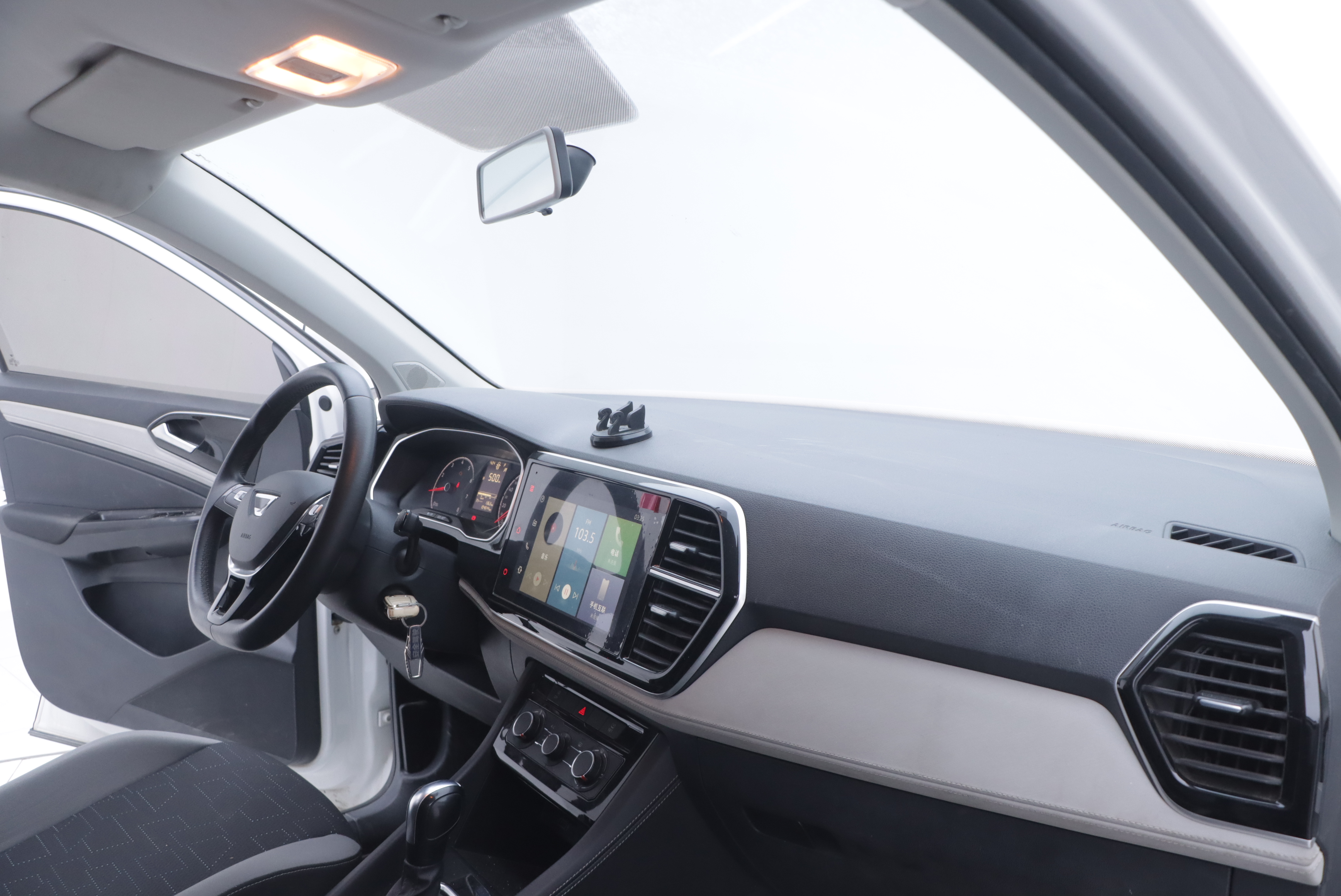 VS5 2023 car image #21