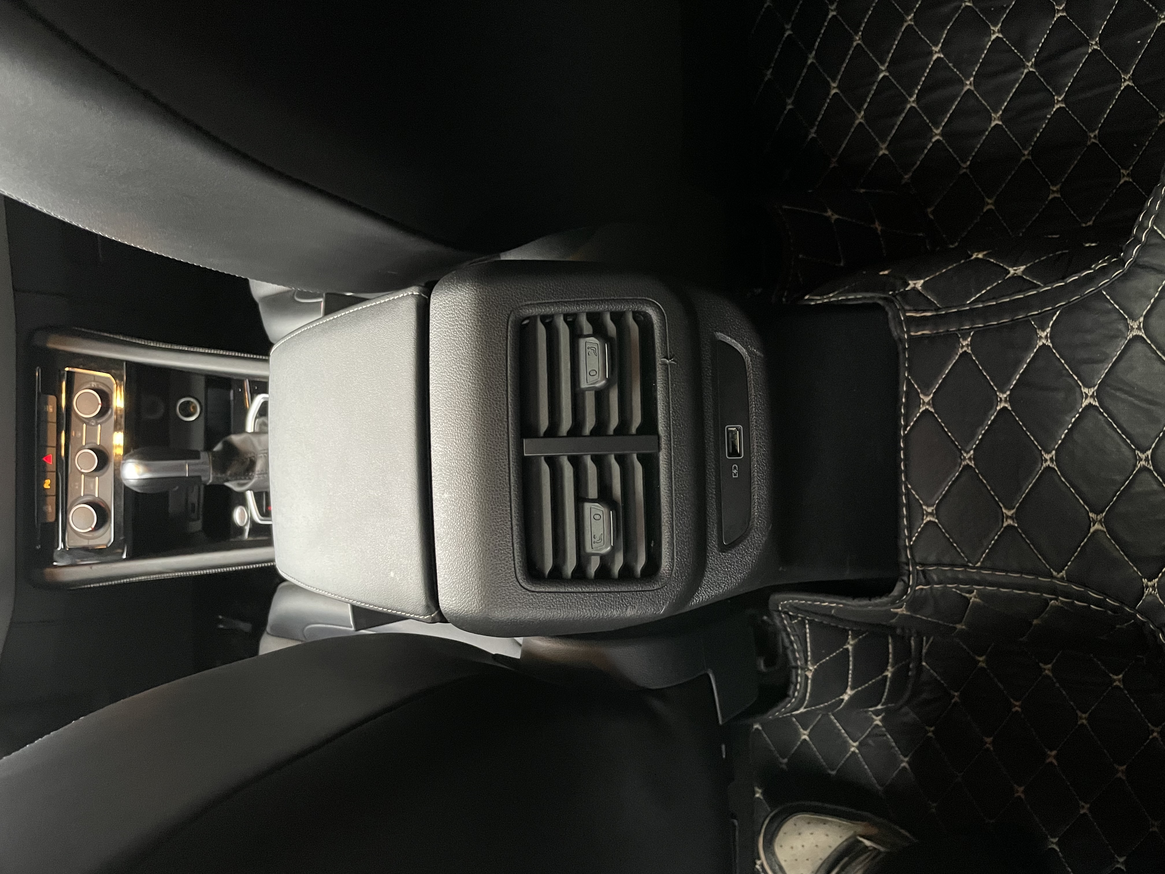 VS5 2024 car image #21