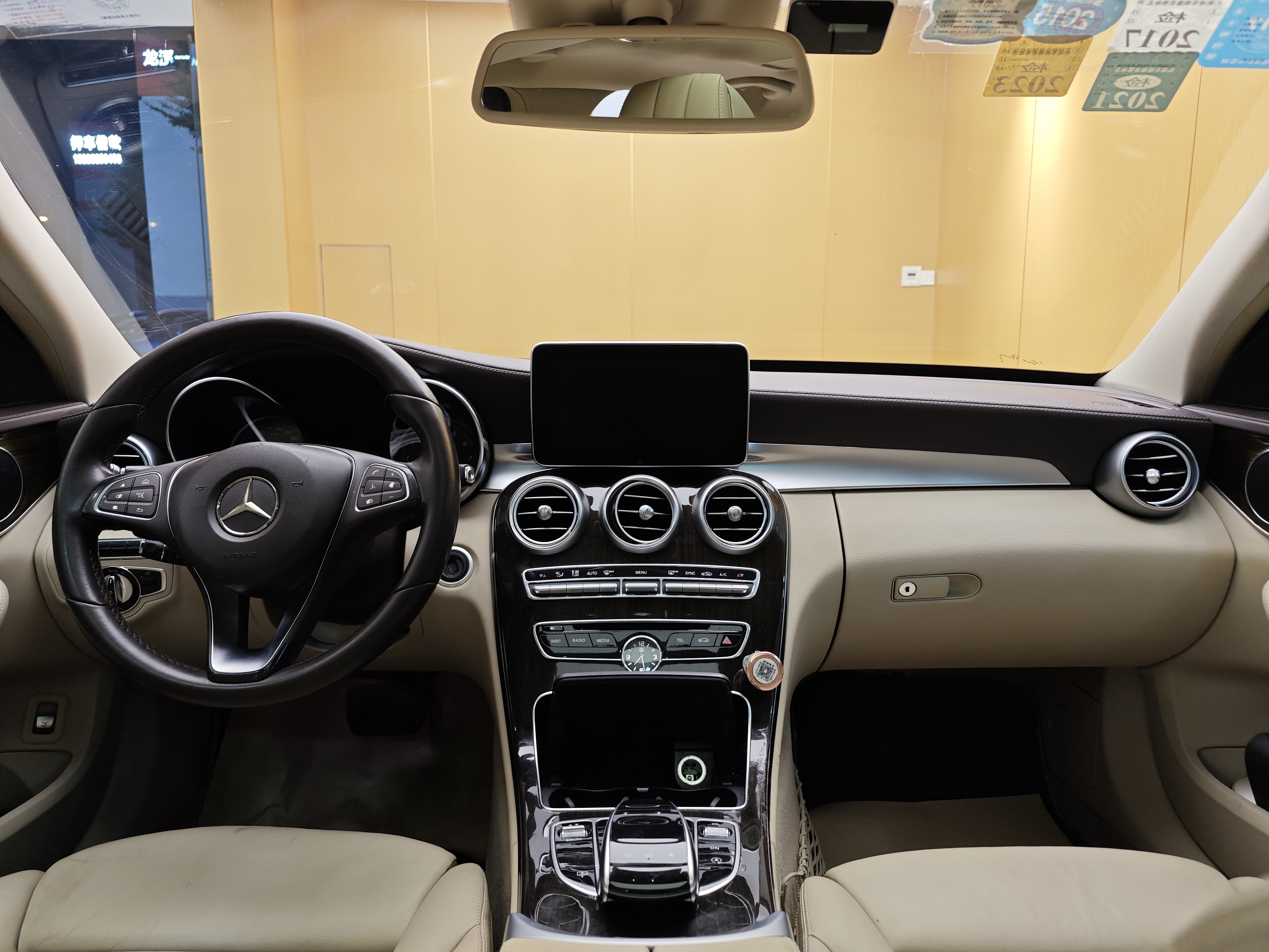 Mercedes-Benz C Class 2015 car image #21