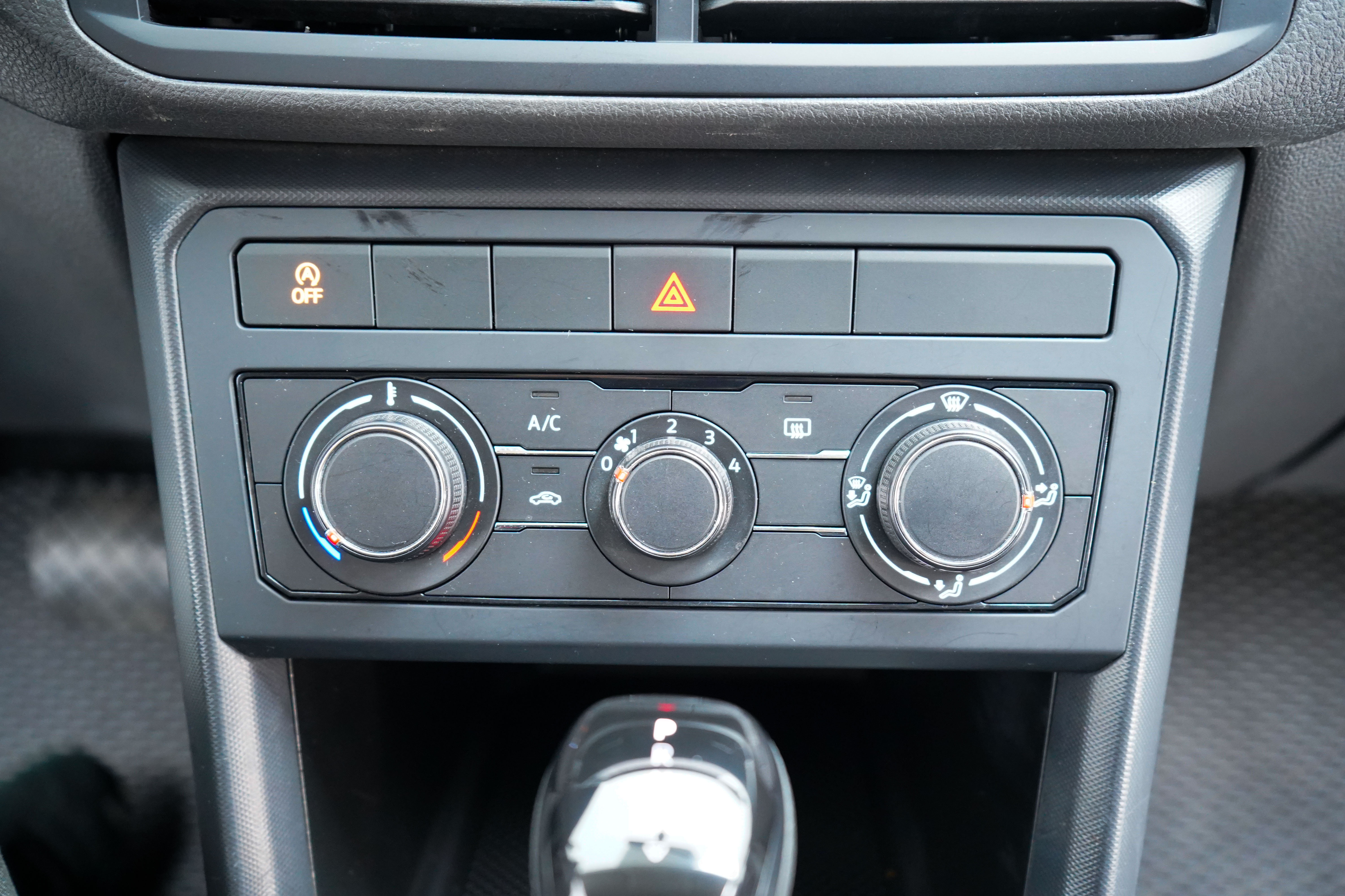Volkswagen T-Cross 2023 #21 Volkswagen T-Cross 2023 car image #21