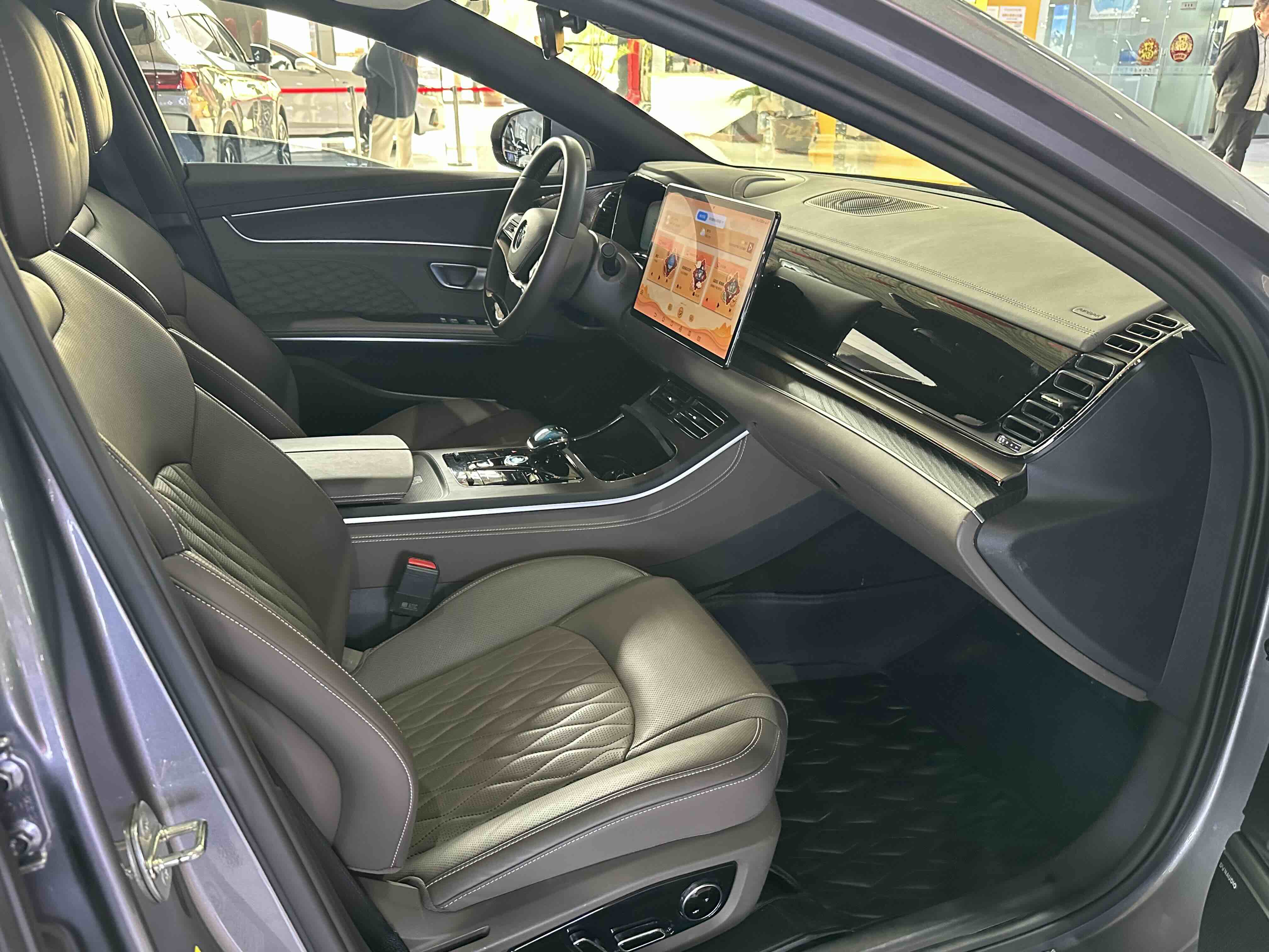 BYD Han 2023 car image #21