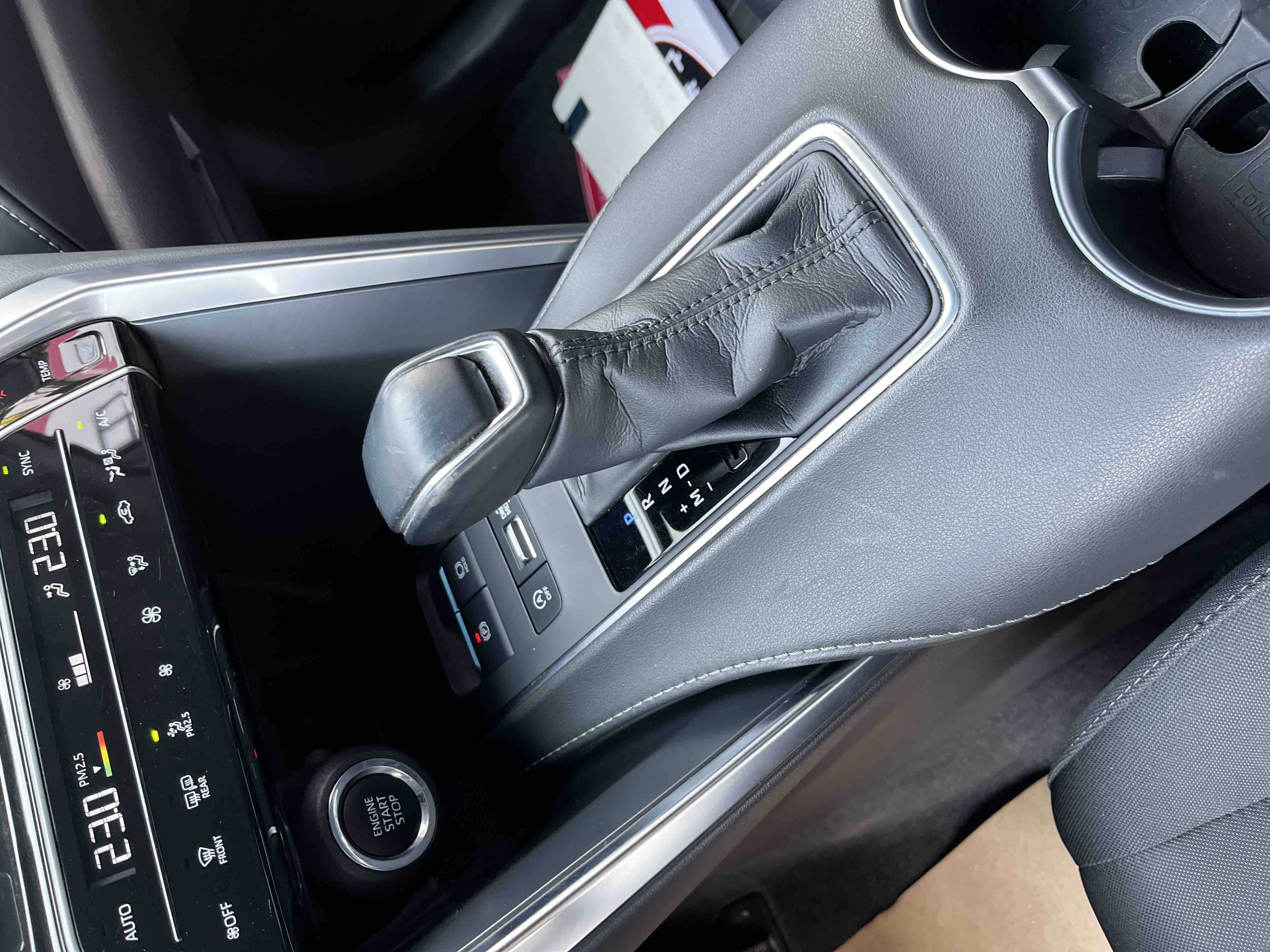 Toyota Harrier 2023 car image #21