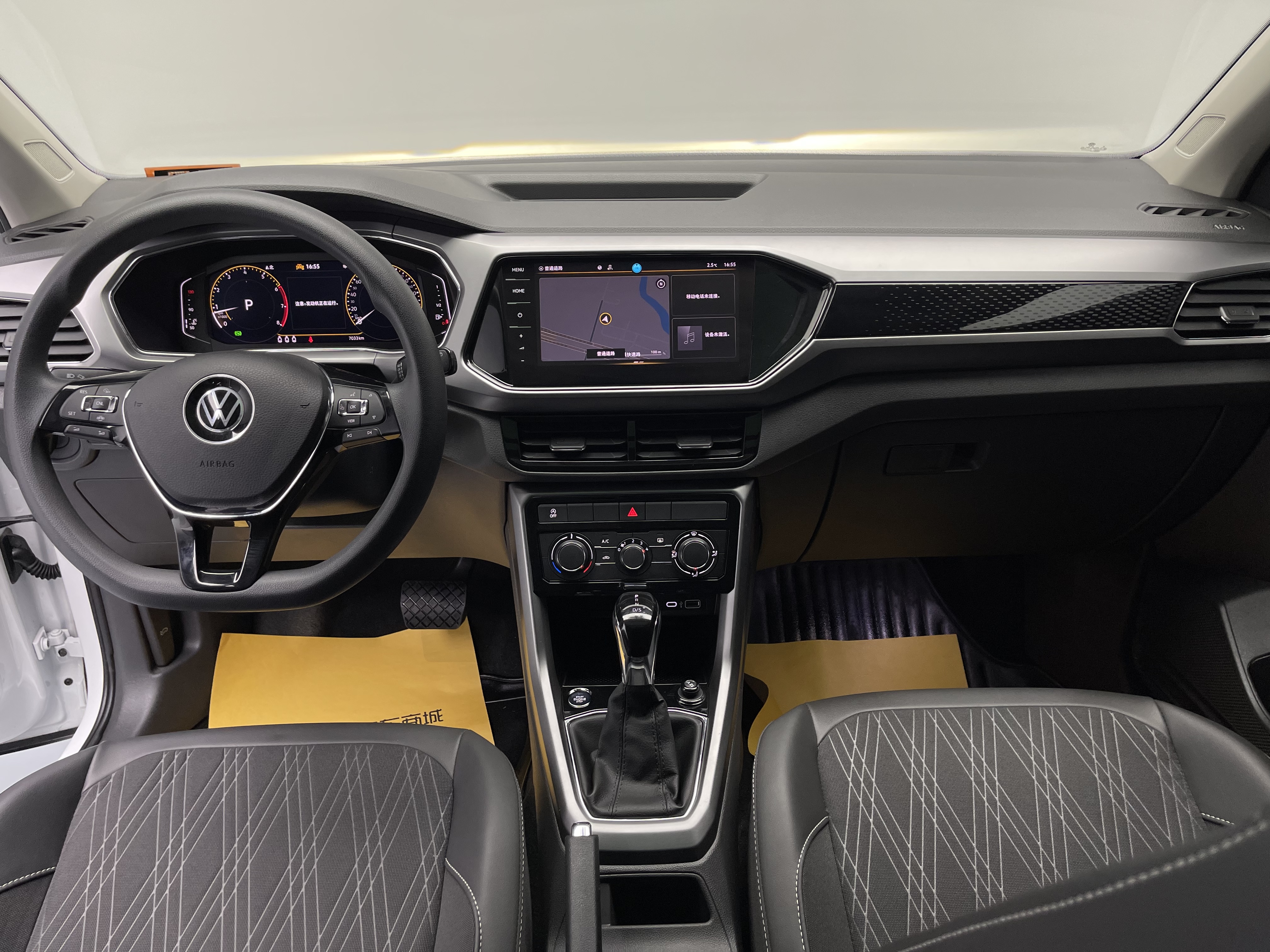 Volkswagen T-Cross 2024 #21 Volkswagen T-Cross 2024 car image #21