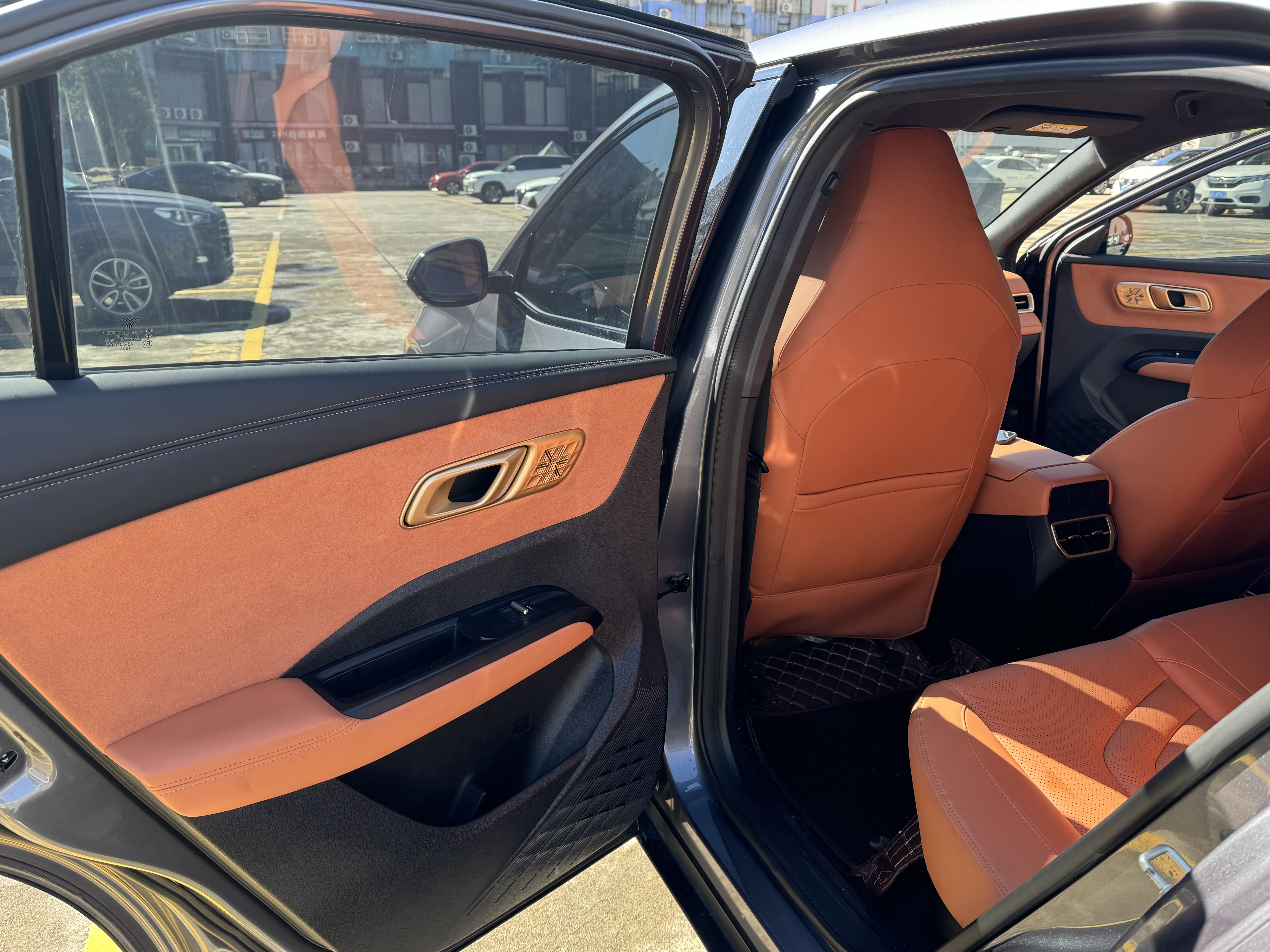 哪吒汽车 哪吒X 2024 汽车图片 #21