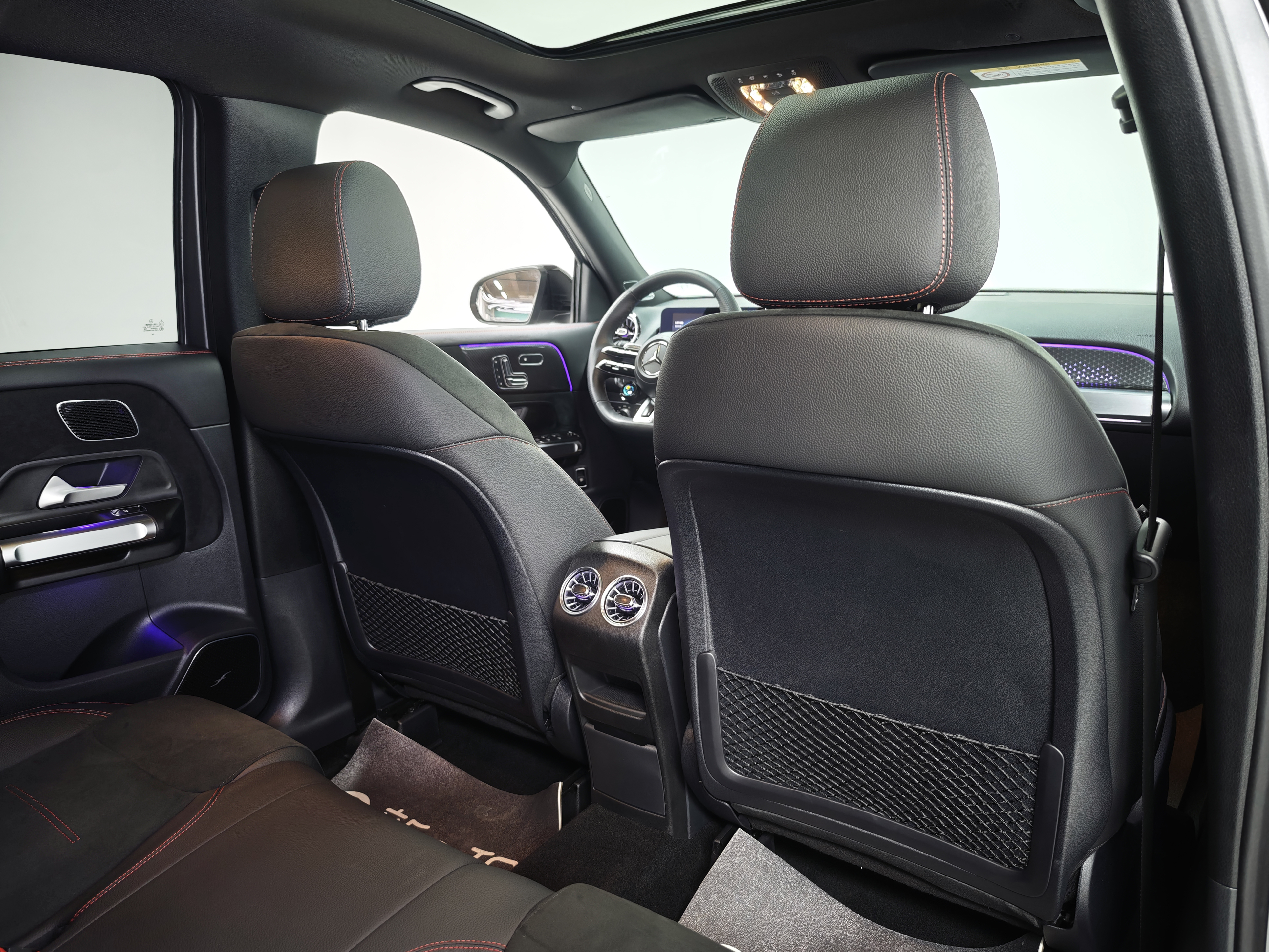 Mercedes-Benz GLB AMG 2025 car image #21