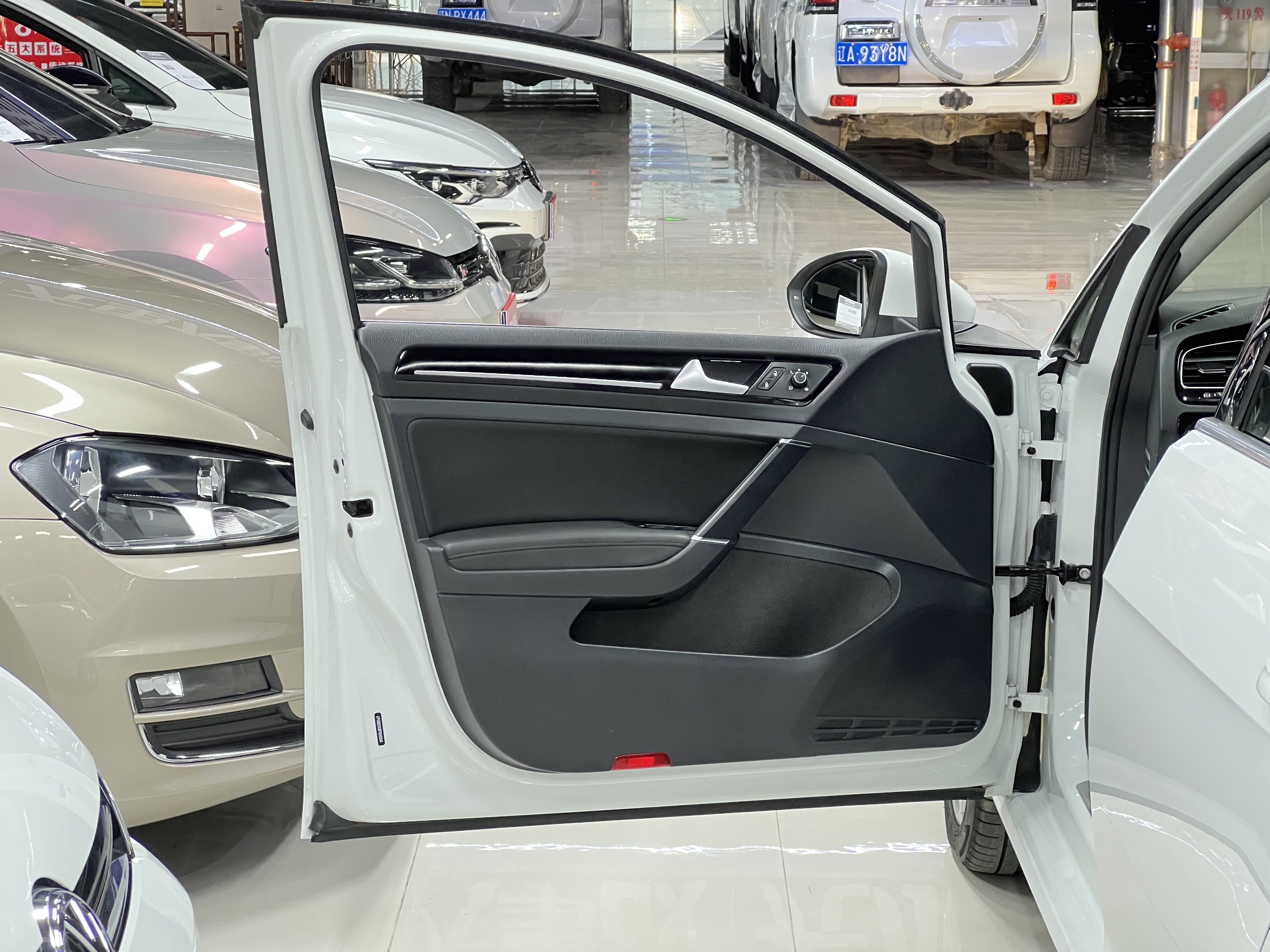 Volkswagen Golf 2015 car image #21