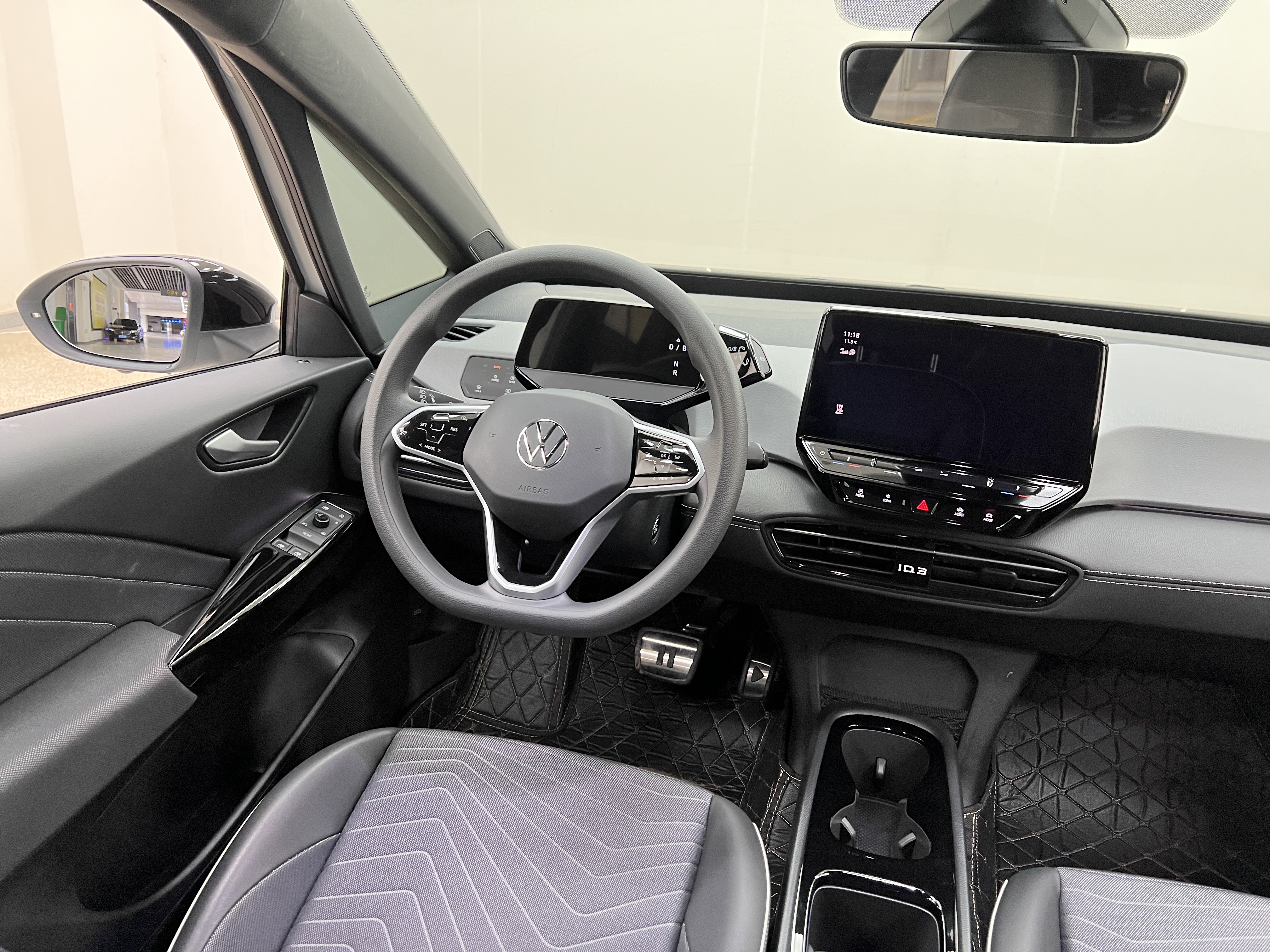 Volkswagen ID.3 2024 immagine di auto #21