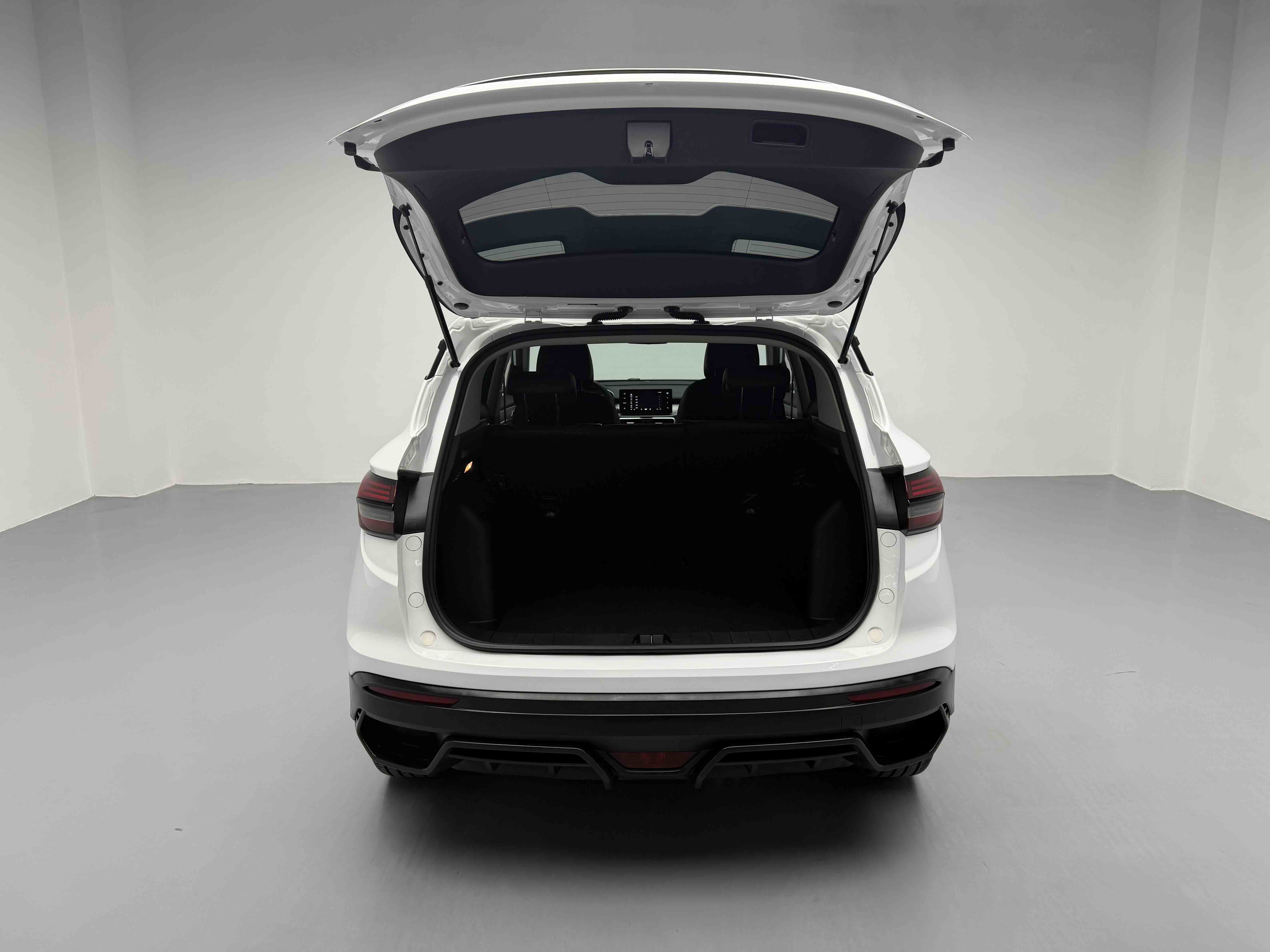 Coolray 2024 car image #21