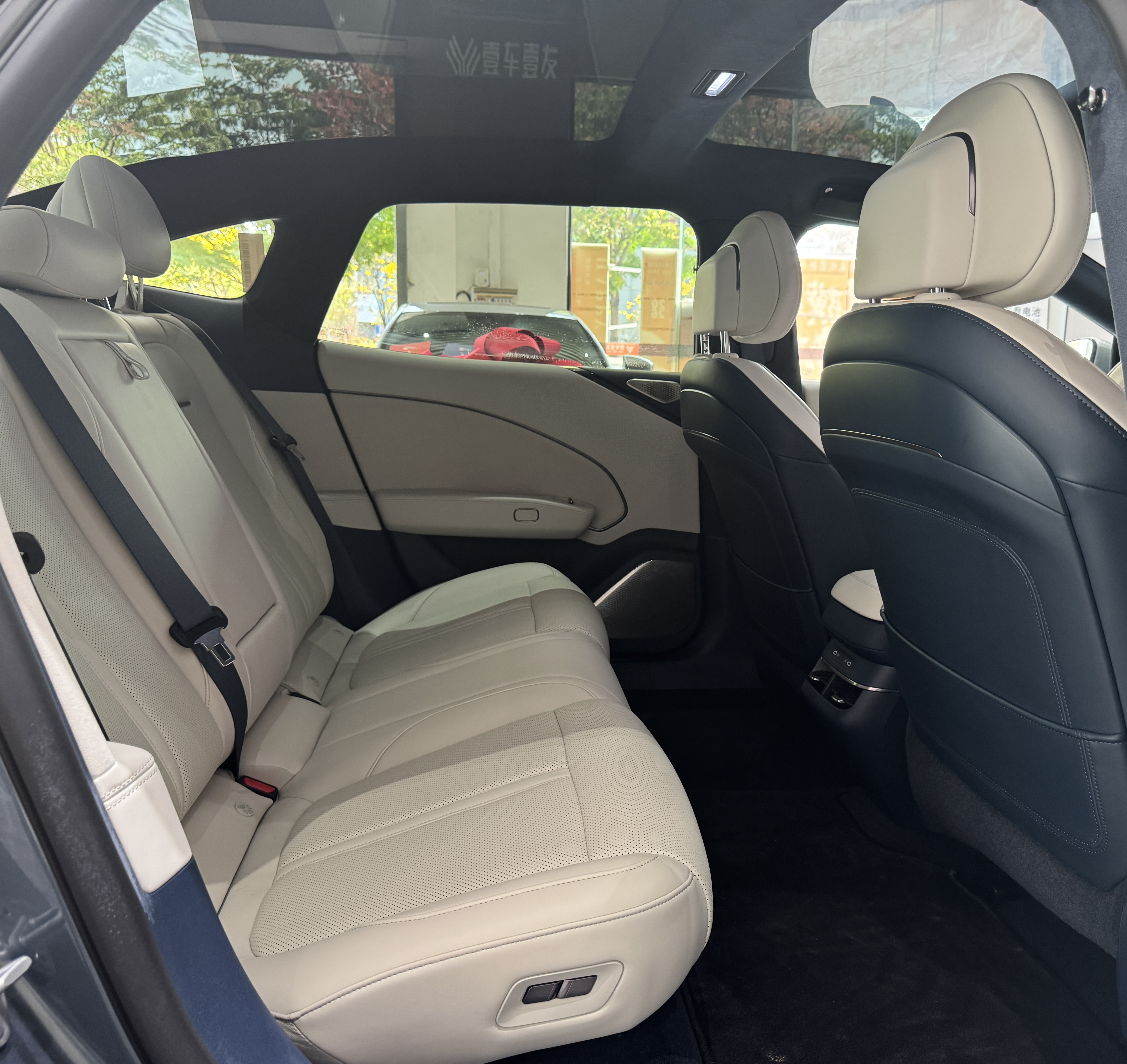 极氪 极氪007 2024 汽车图片 #21