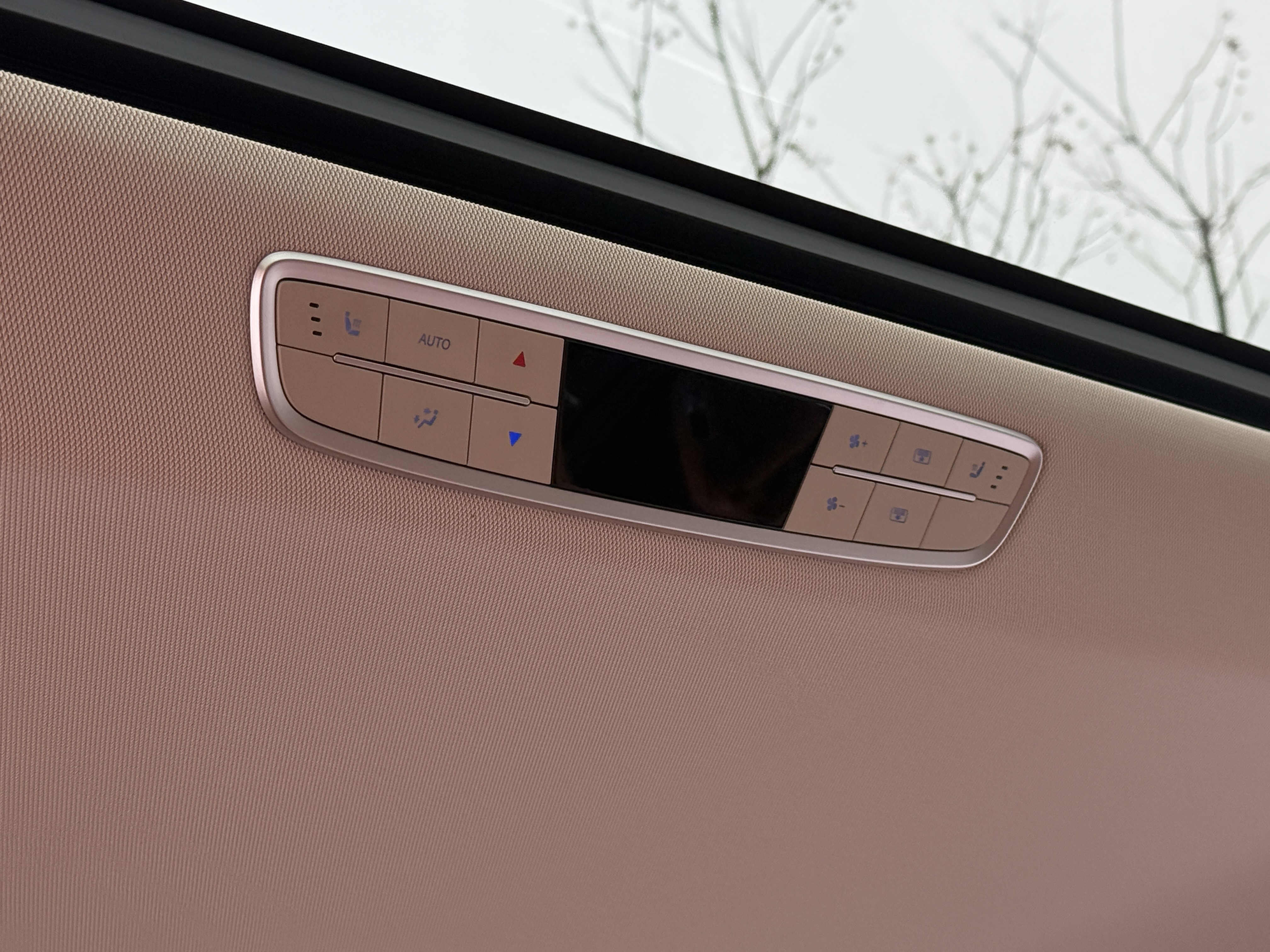 HongQi HQ9 PHEV 2024 #21 HongQi HQ9 PHEV 2024 car image #21